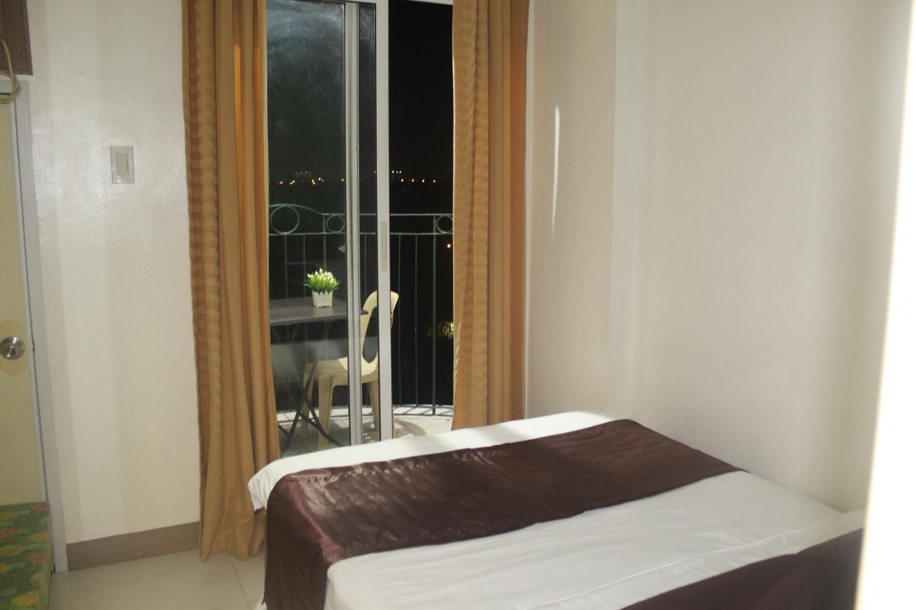 Chateau Elysee a14 near Airport Wifi Kitchen, Manila, photo 3
