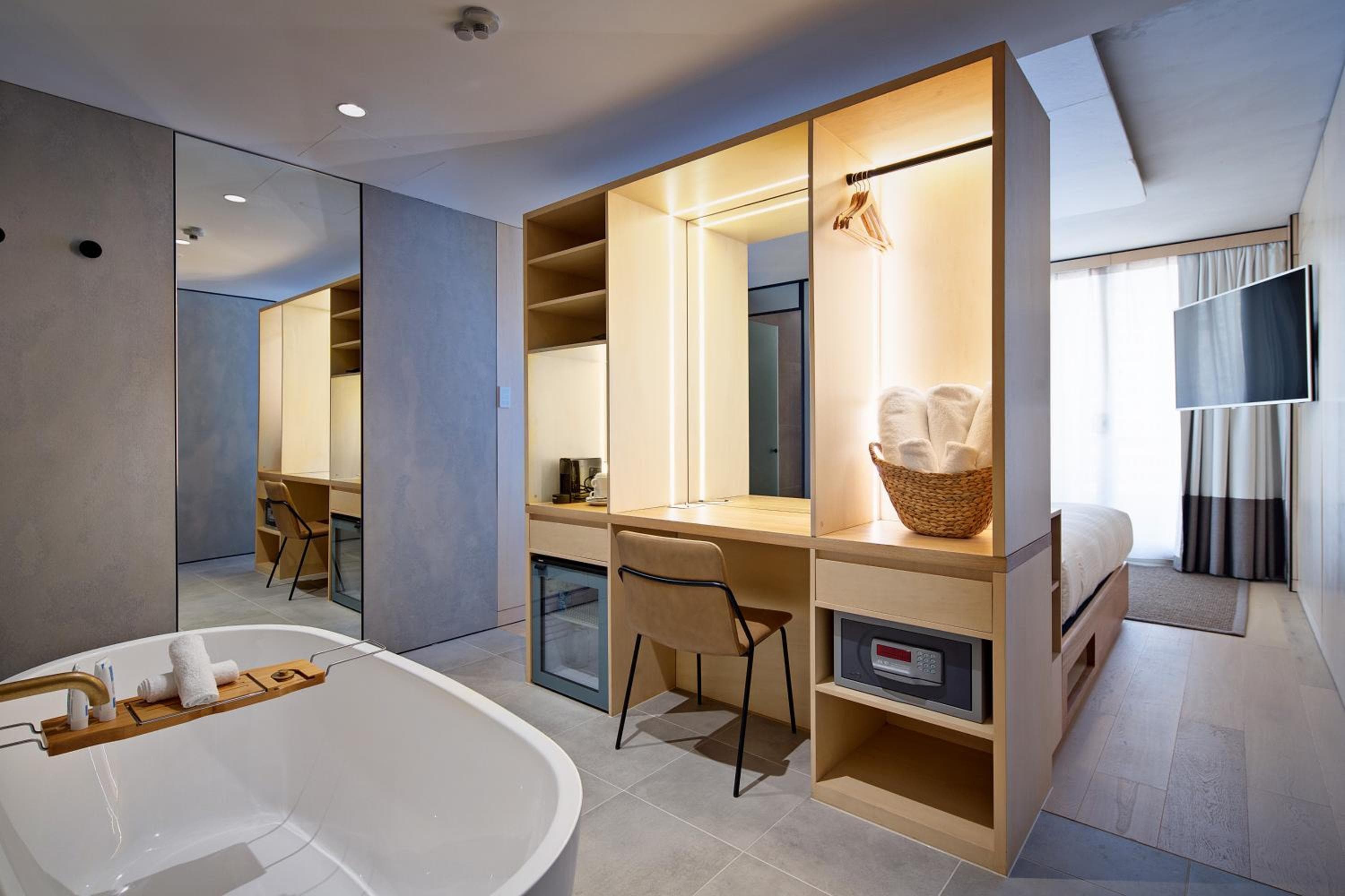Zara Tower – Luxury Suites and Apartments, Sydney