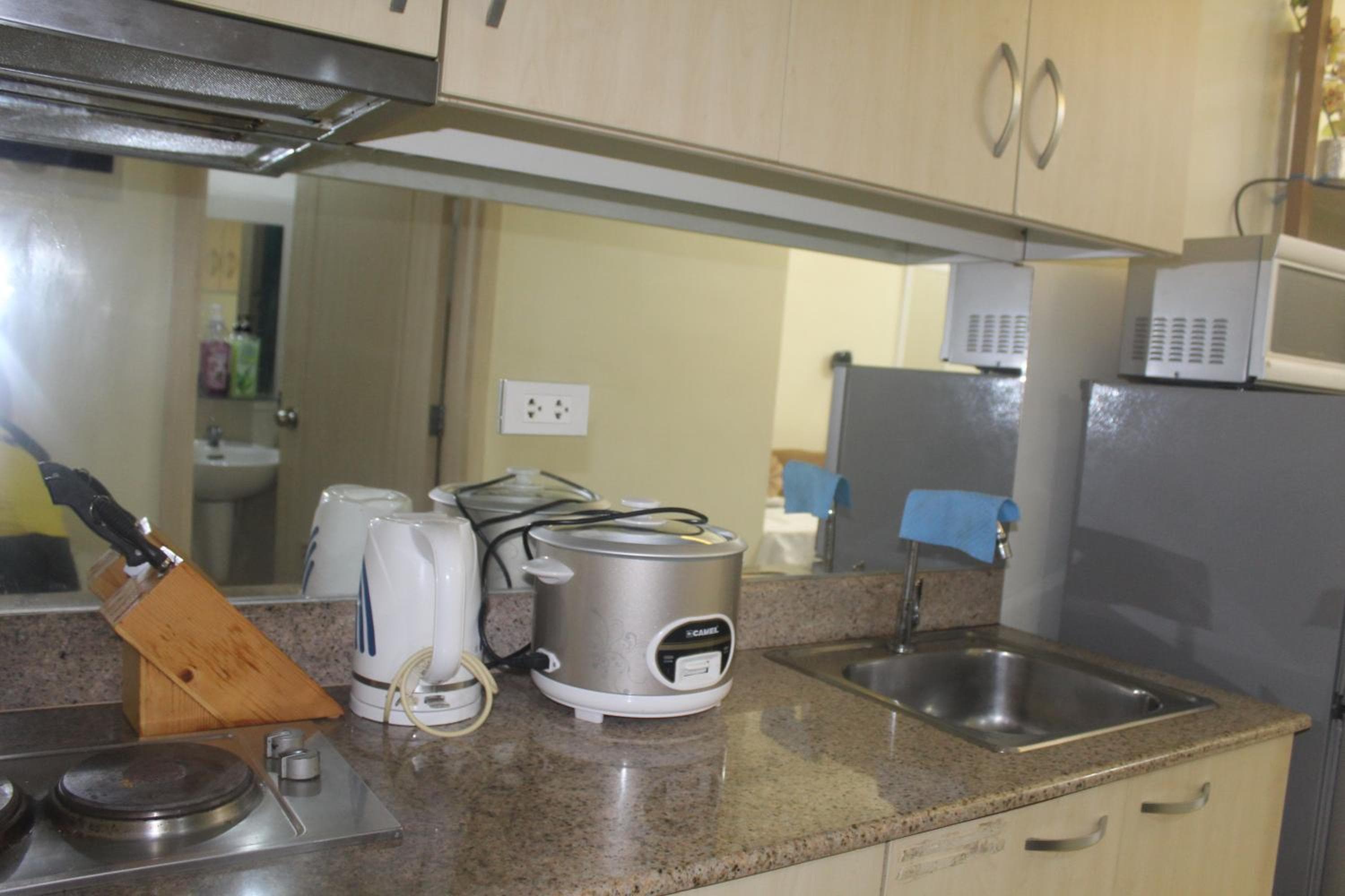 Chateau Elysee a14 near Airport Wifi Kitchen, Manila, photo 4