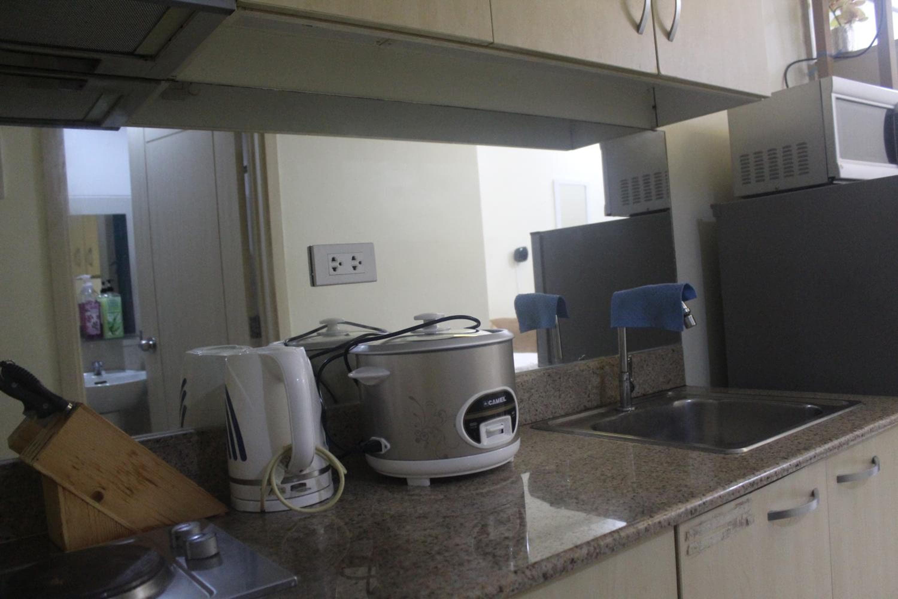 Chateau Elysee a14 near Airport Wifi Kitchen, Manila, photo 5