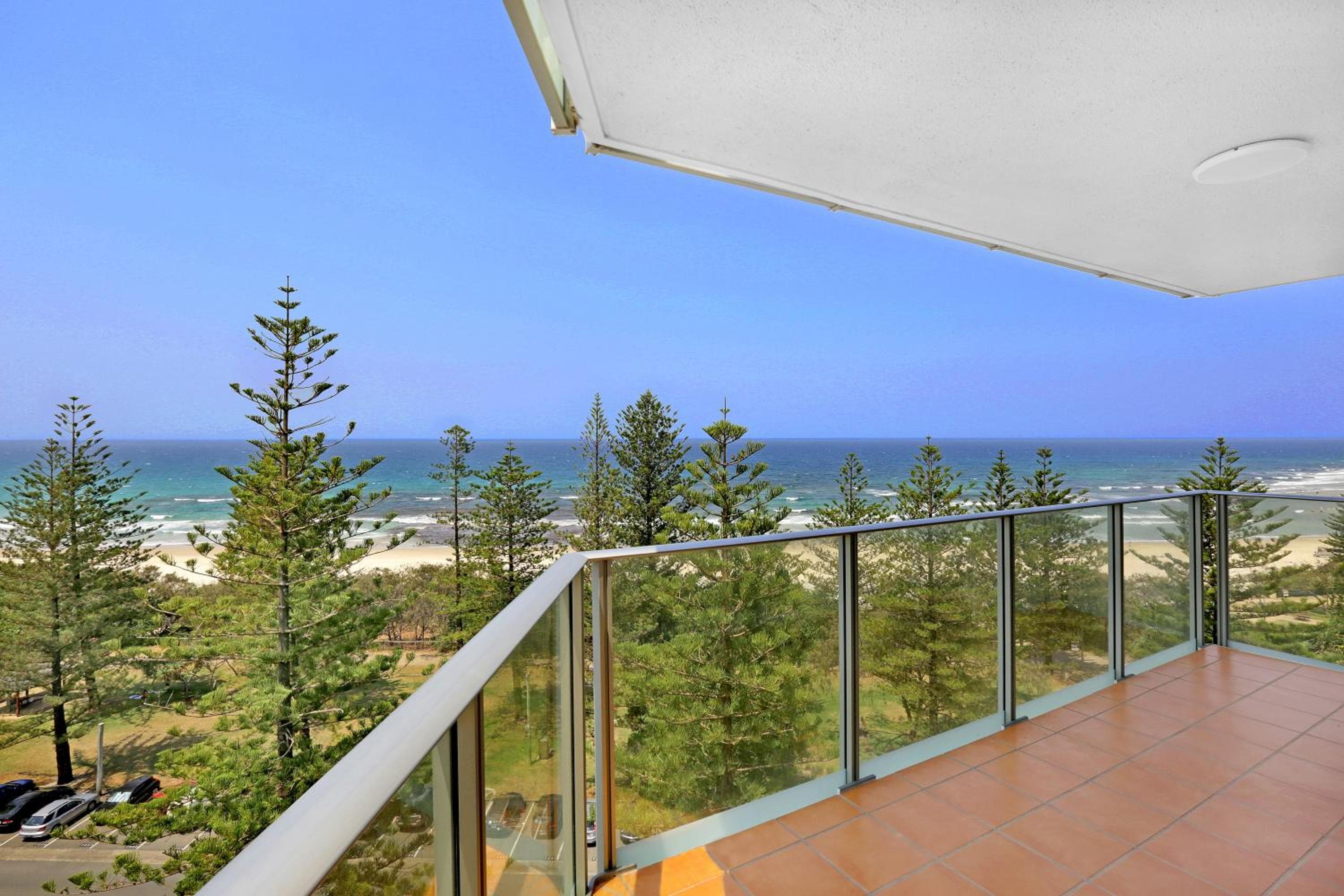 Balance & terrace at Pacific Regis Beachfront Holiday Apartments