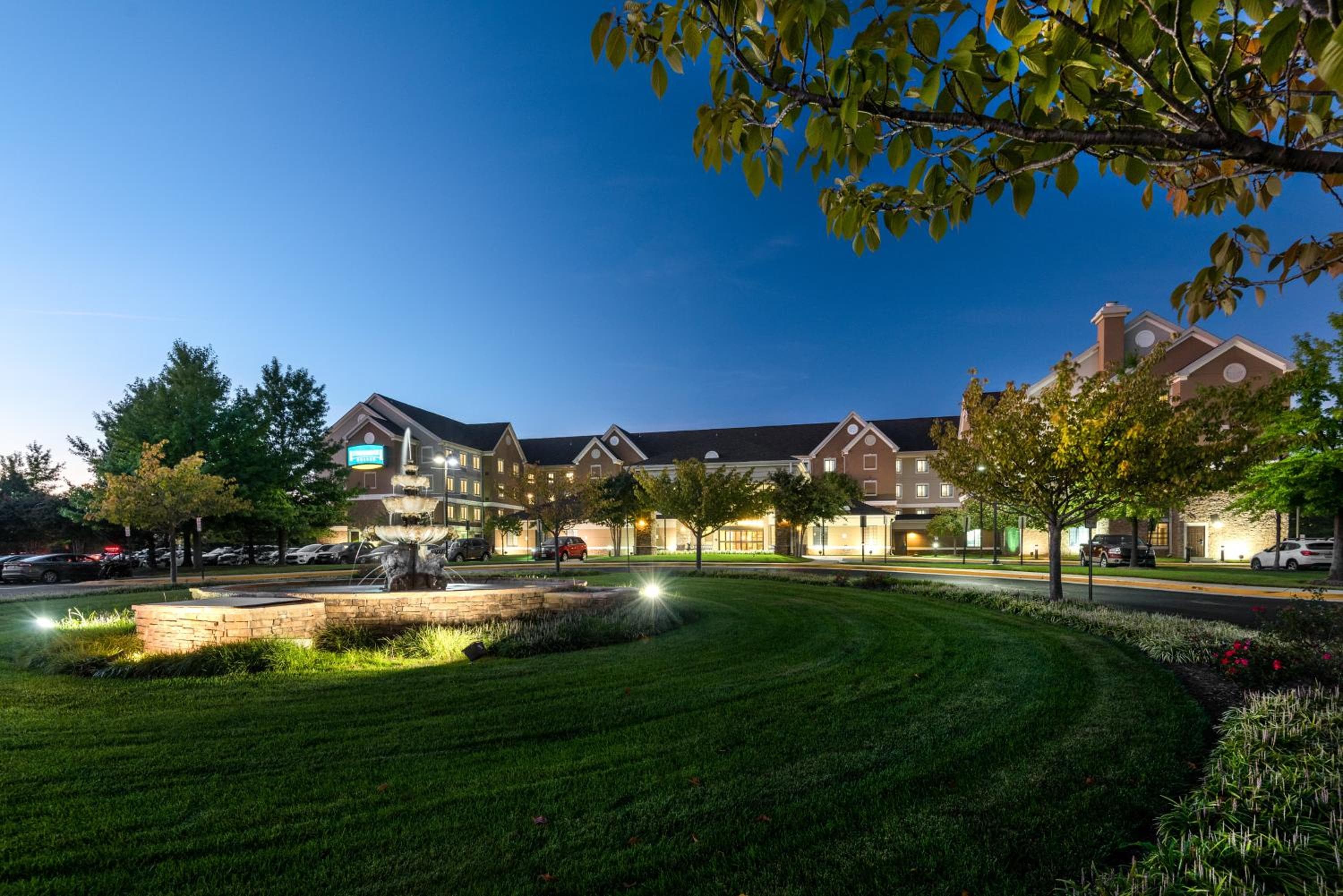 Staybridge Suites Chantilly Dulles Airport by IHG, Chantilly