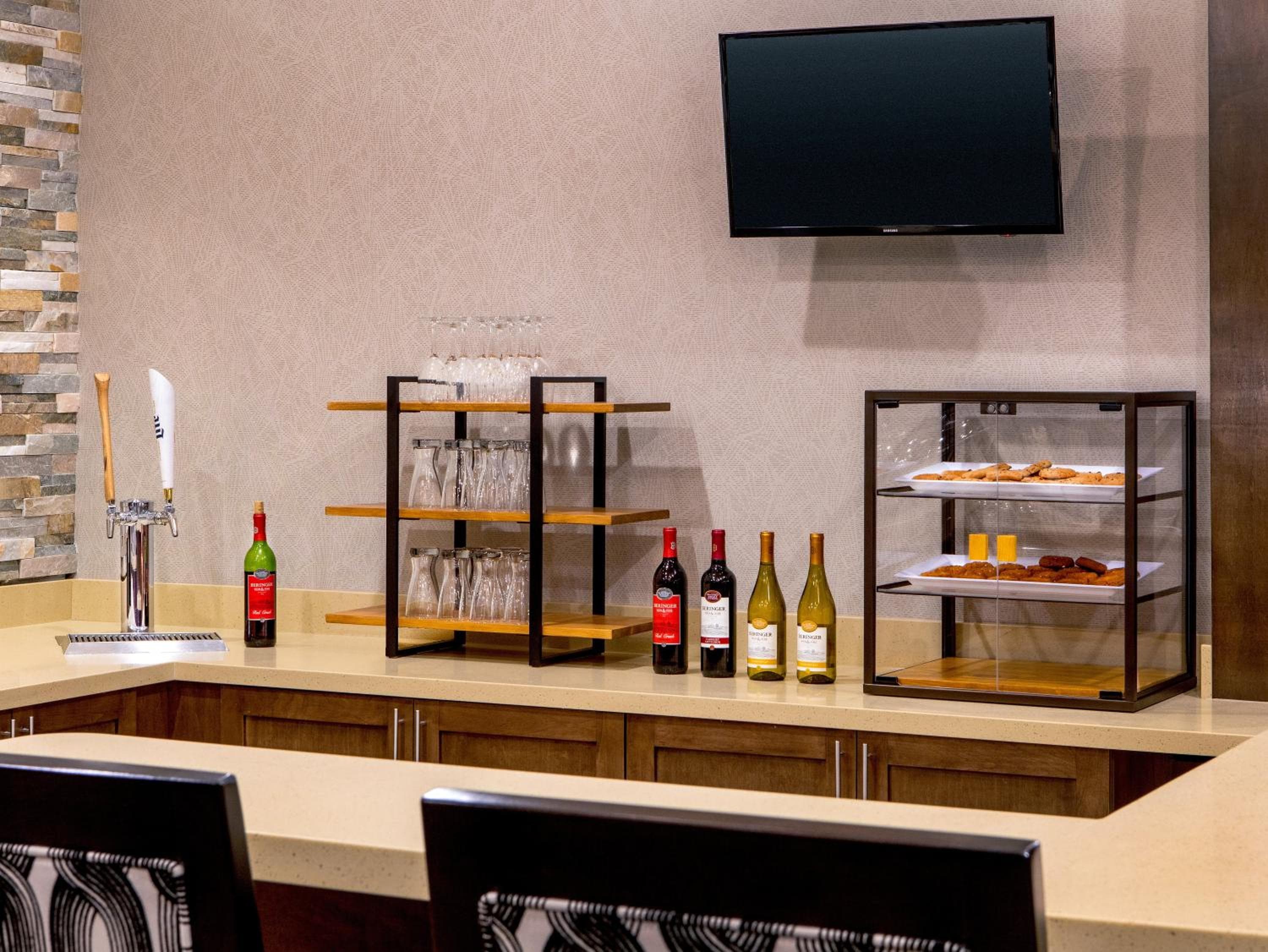 Staybridge Suites Charlottesville Airport by IHG, Charlottesville, photo 5