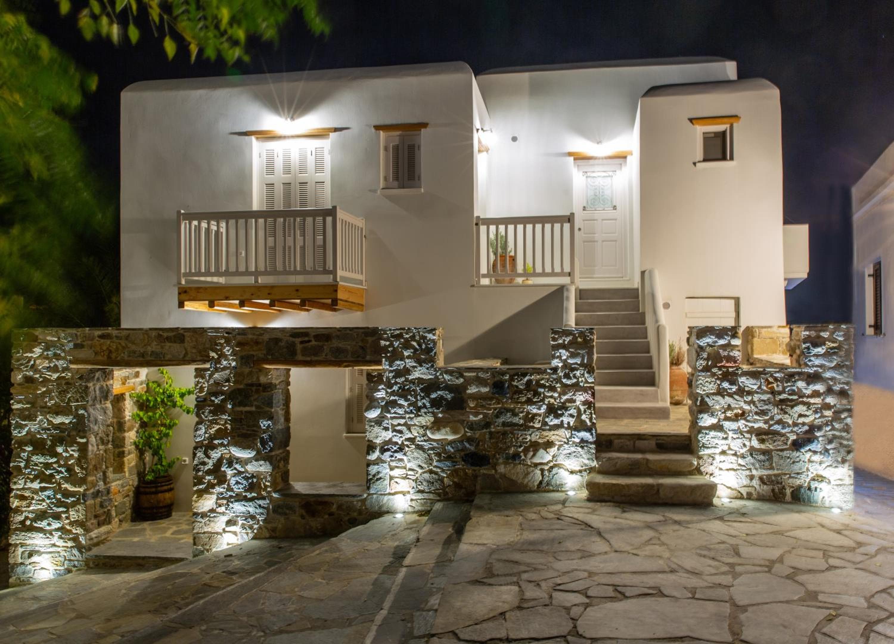 Castle Mansions, Naxos Chora