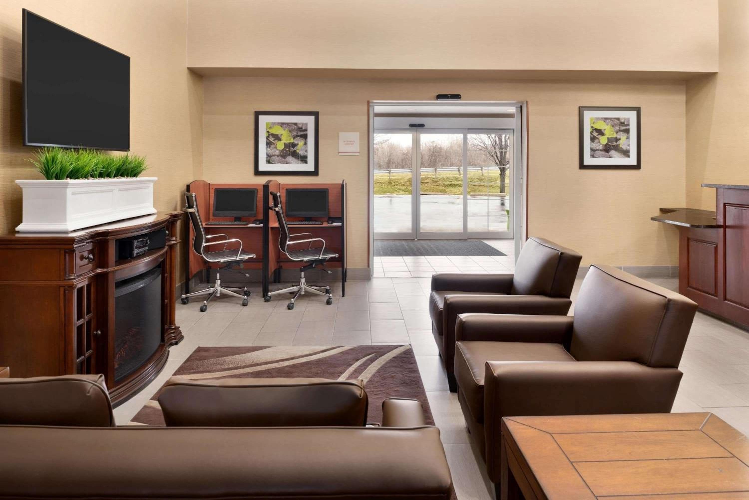 Hawthorn Extended Stay by Wyndham Milwaukee Airport, Oak Creek, photo 2