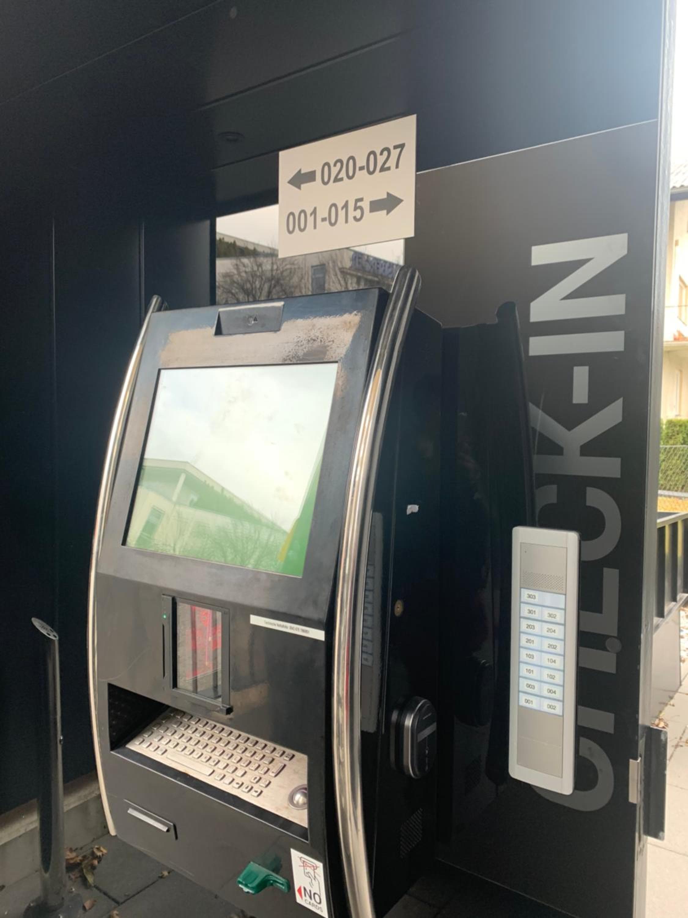 Blackhome Innsbruck City East I contactless check-in, Innsbruck, photo 5