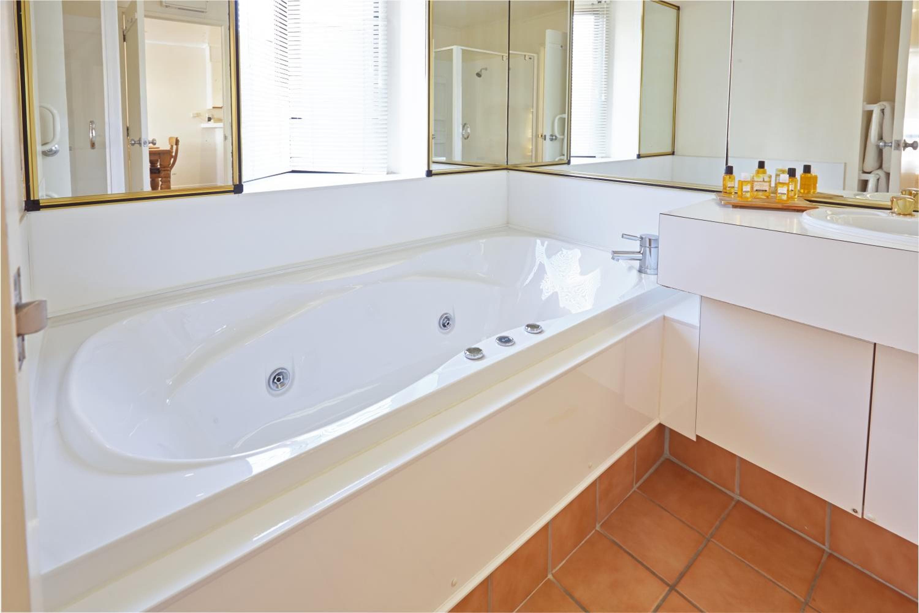 Pioneer Waterfront Apartments, Paihia, photo 6