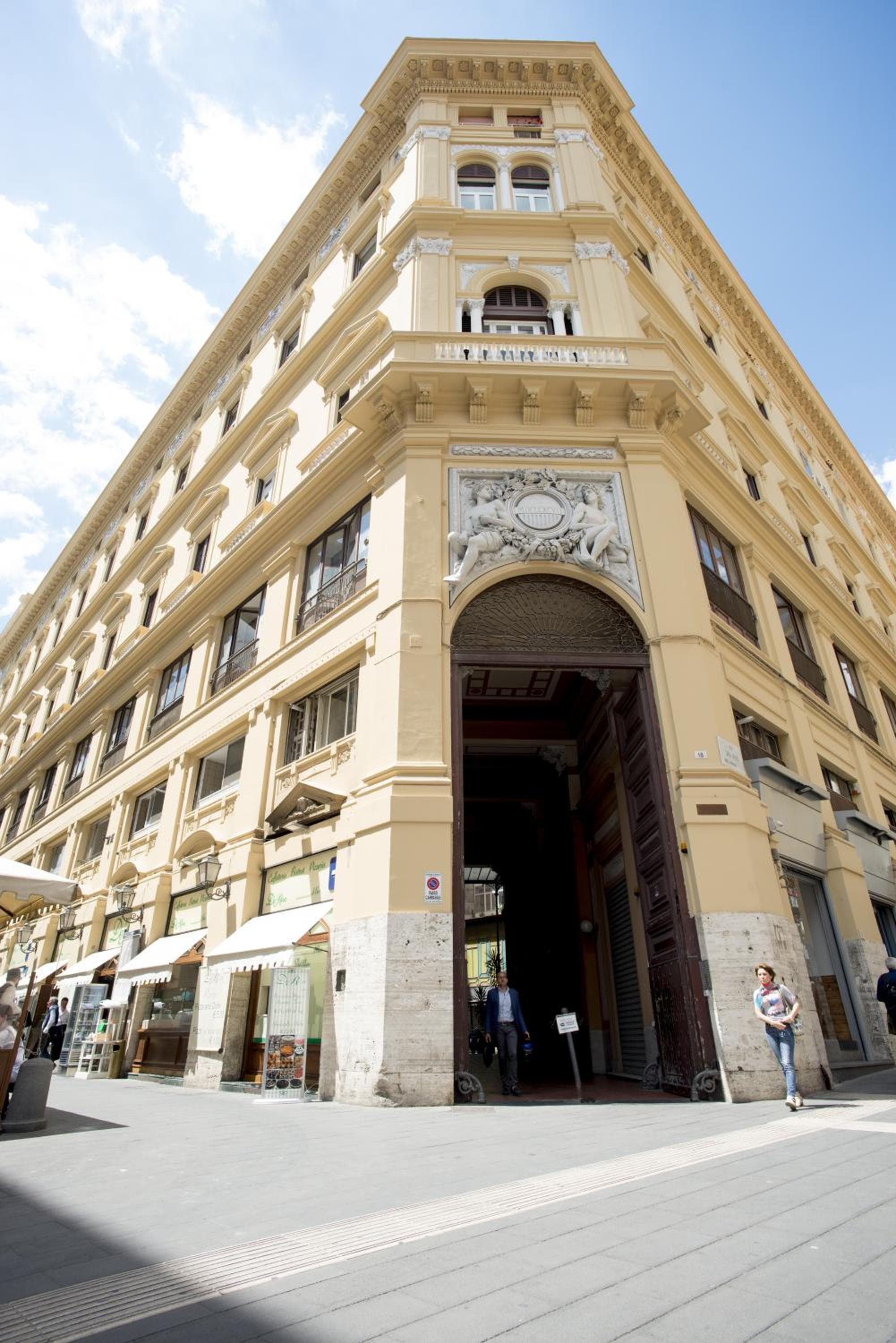Prêtáloger Verdi 18, Naples