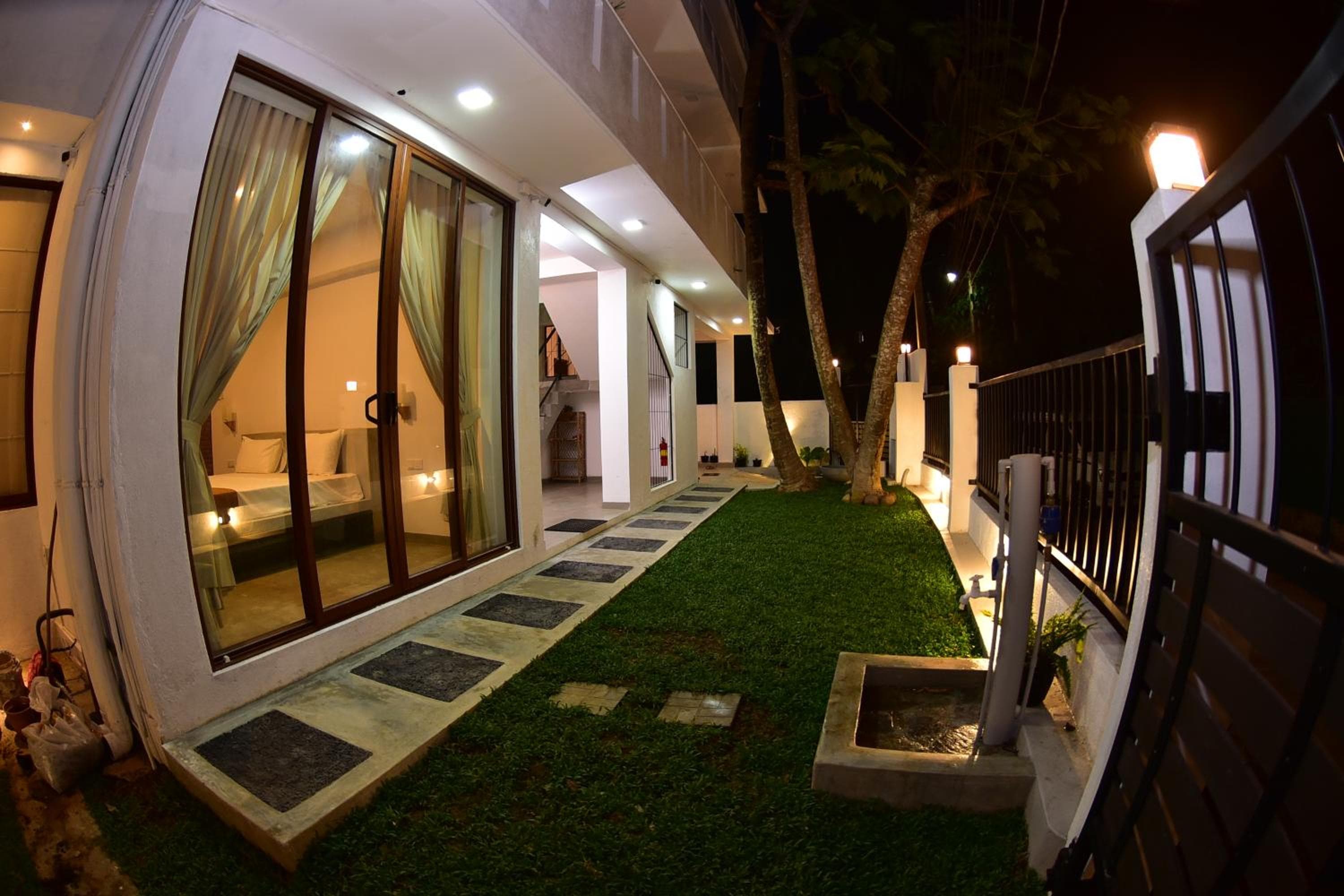 Lily Holiday Apartments, Hikkaduwa