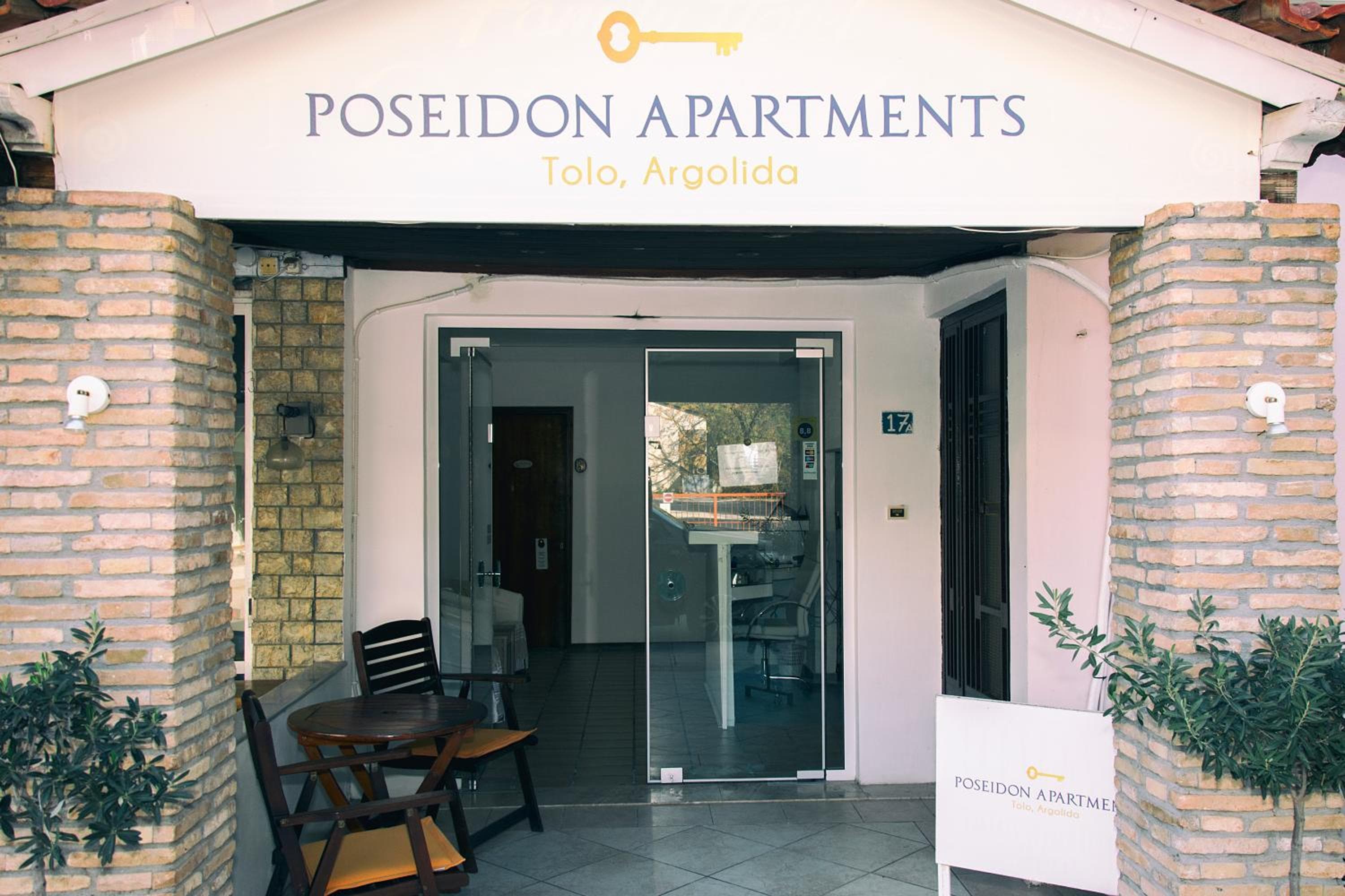 Poseidon Apartments, Tolo