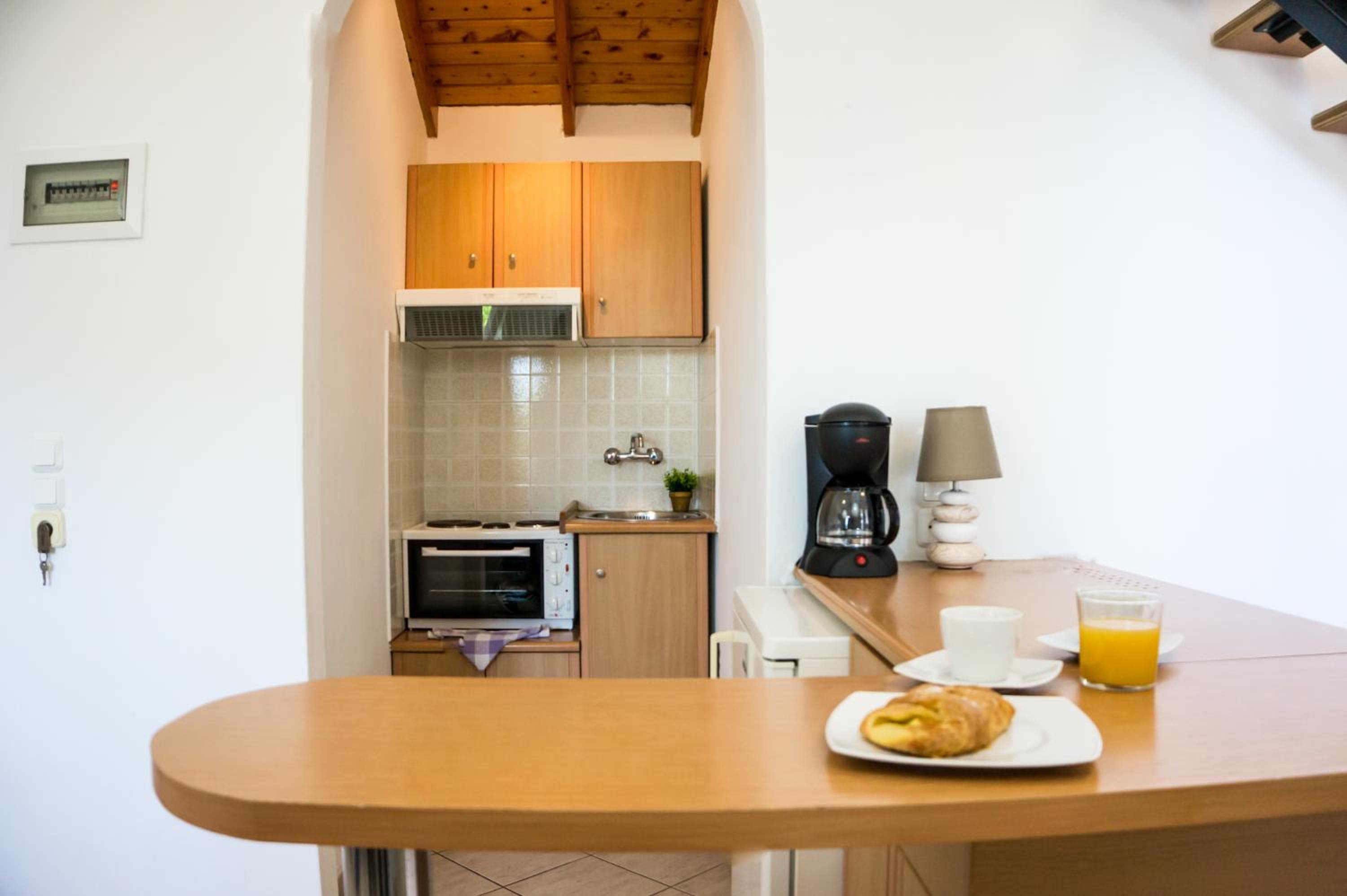 Sunrise Limnionas Apartments, Marathokampos, photo 5