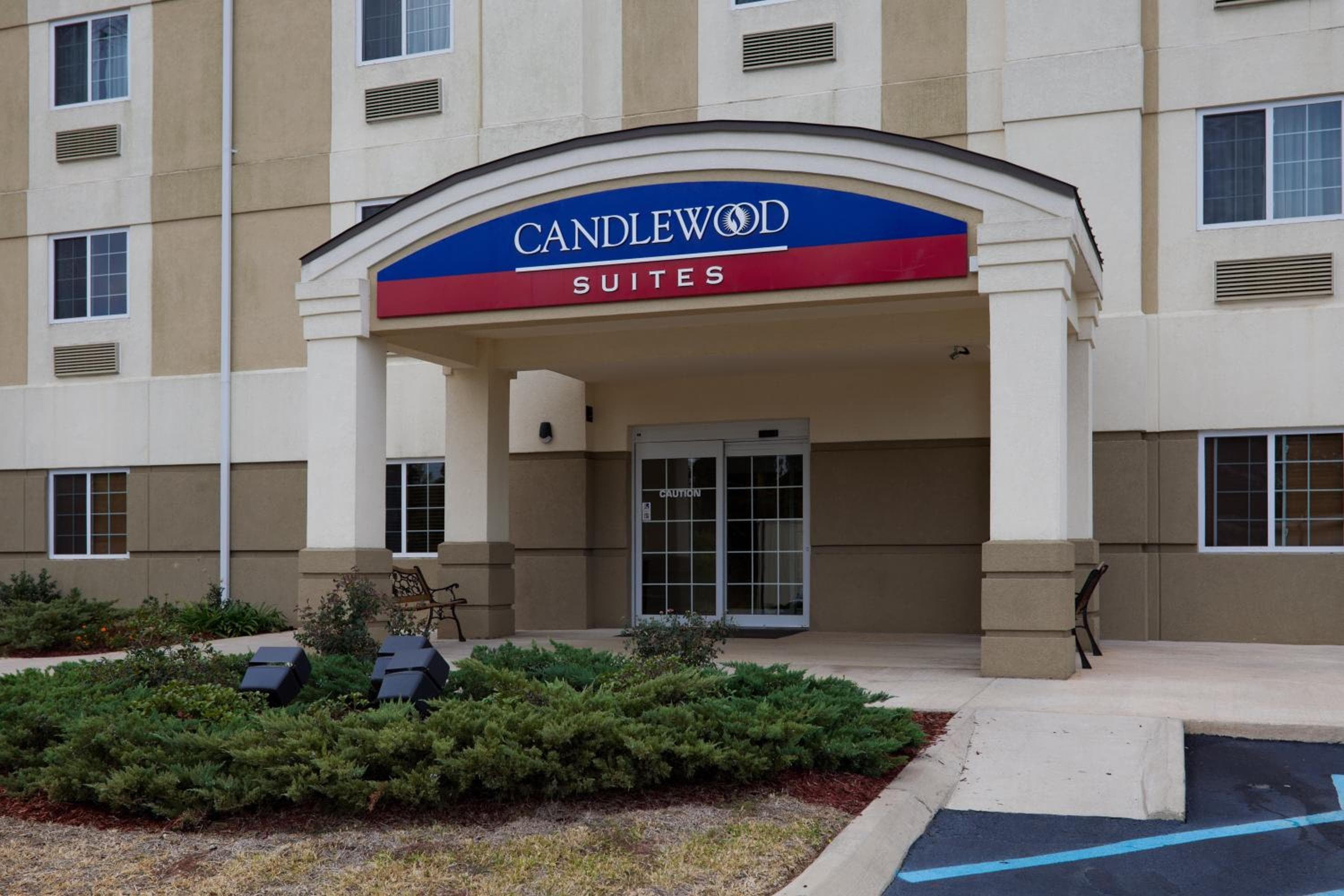 Candlewood Suites Pearl by IHG, Pearl