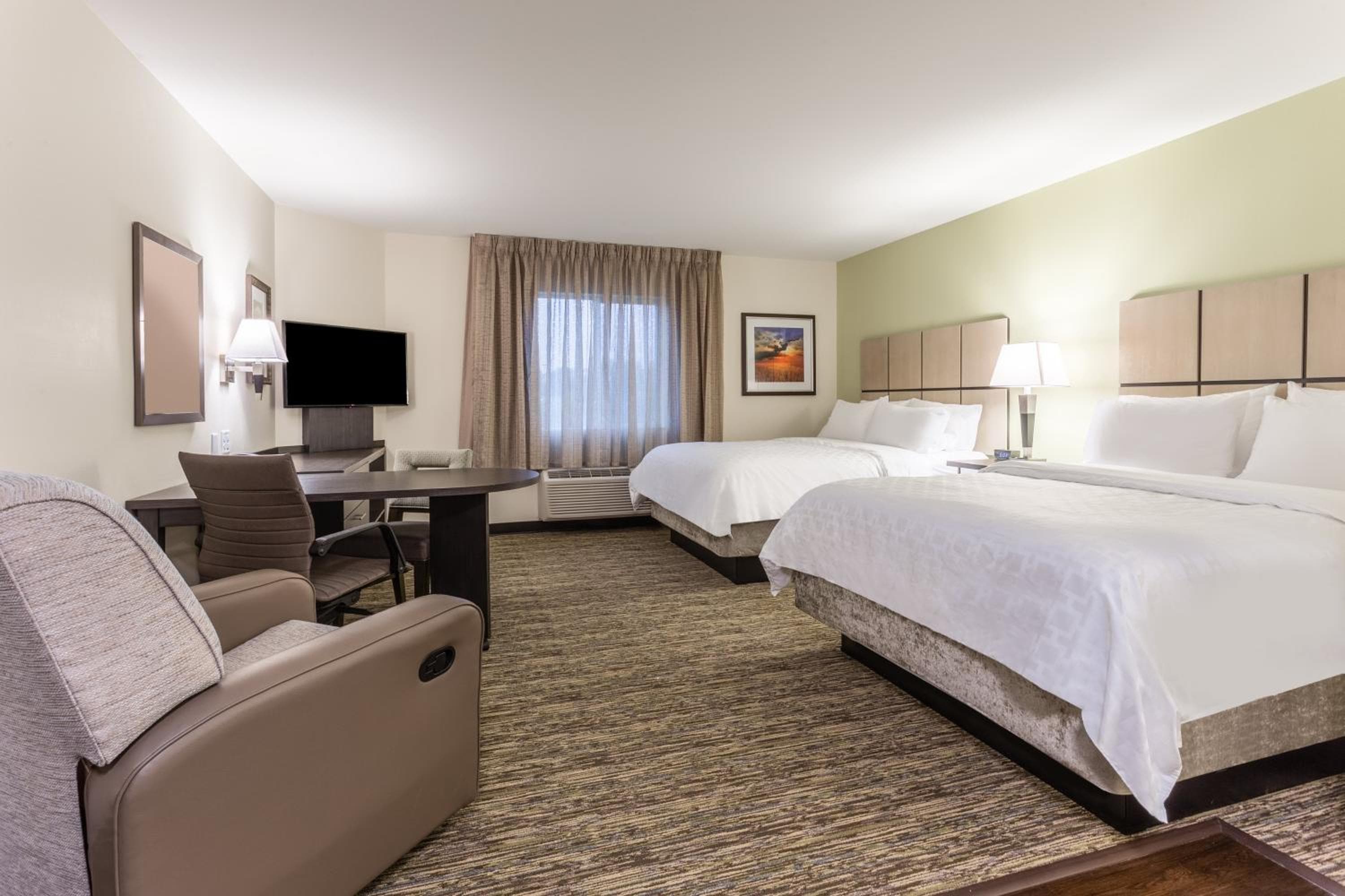 Candlewood Suites - Davenport by IHG, Davenport, photo 2