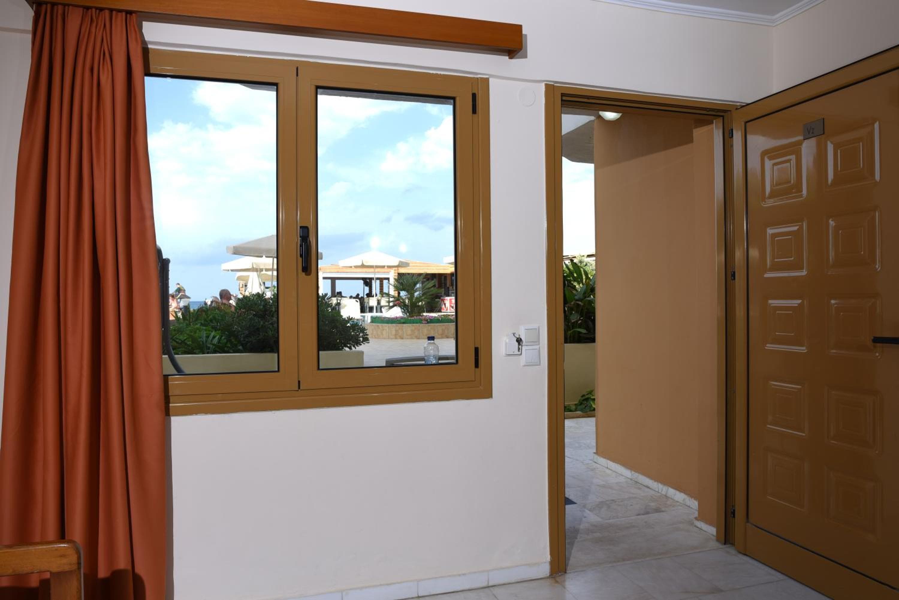 Esperides Beach Hotel Apartments, Stalós, photo 5