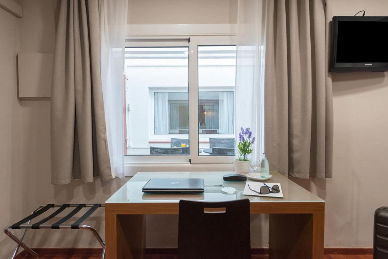 Senator Barcelona Apartments, Barcelona, photo 2