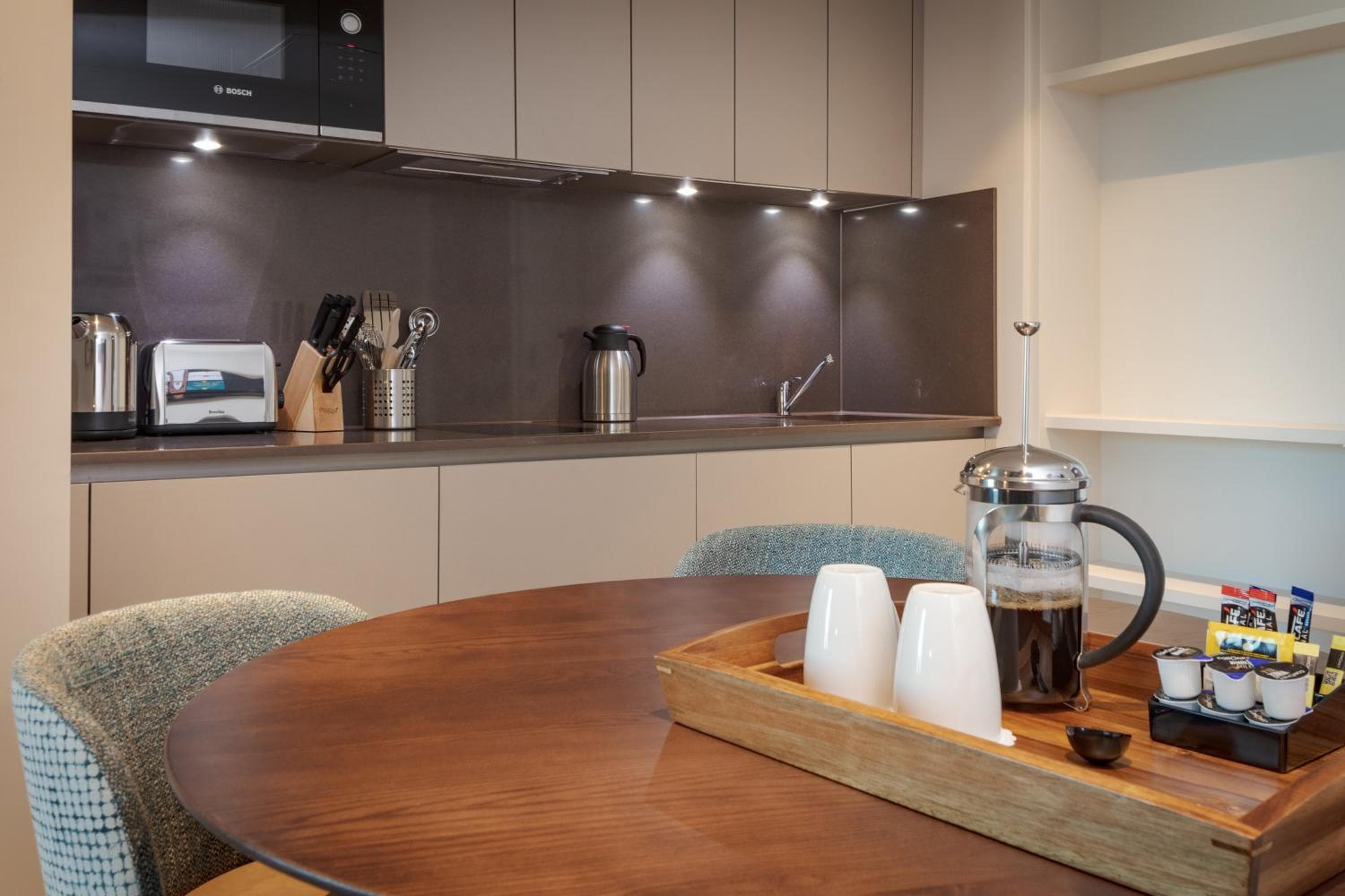 Staybridge Suites London Heathrow - Bath Road by IHG, Hillingdon, photo 2