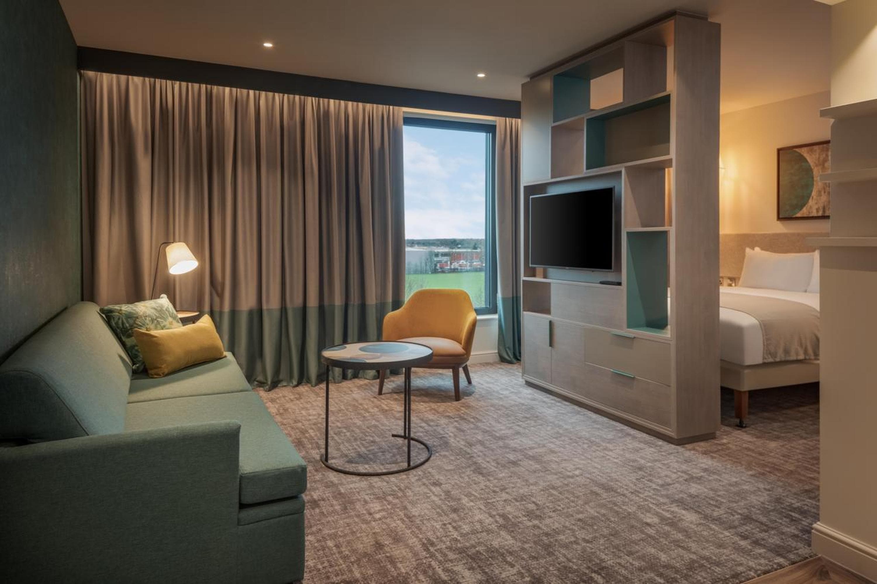 Staybridge Suites London Heathrow - Bath Road by IHG, Hillingdon, photo 4