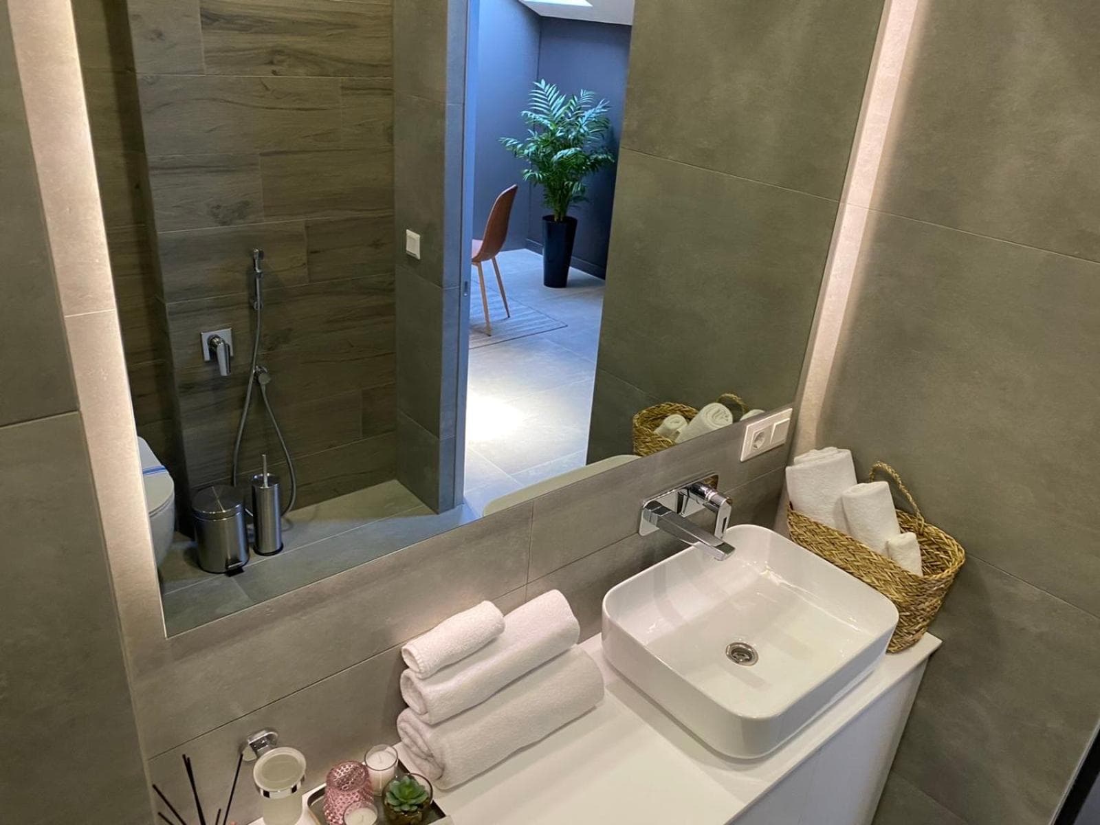 Apart Hotel на Трояндовой, Chernivtsi, photo 2