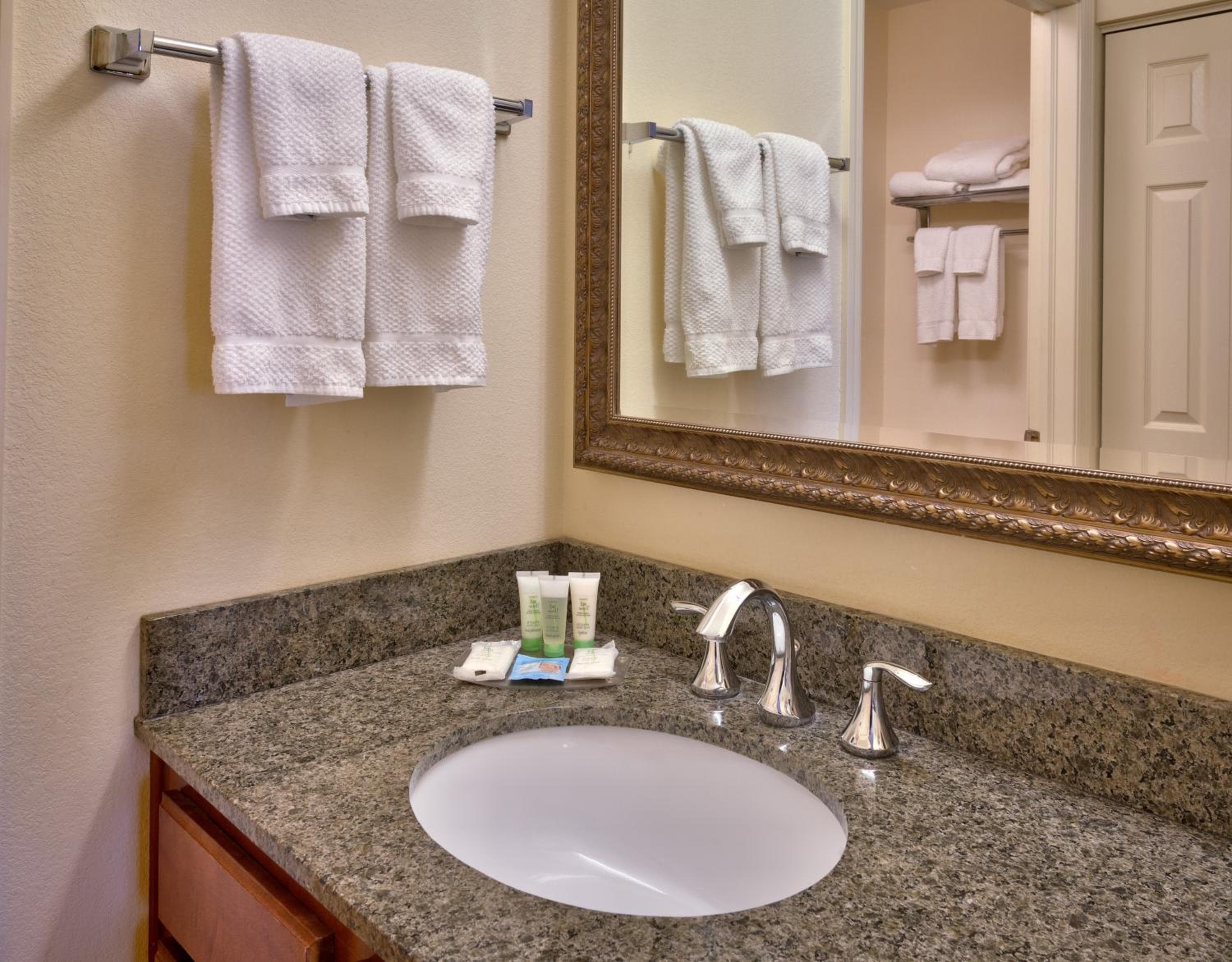 Staybridge Suites Omaha 80th and Dodge by IHG, Omaha, photo 3