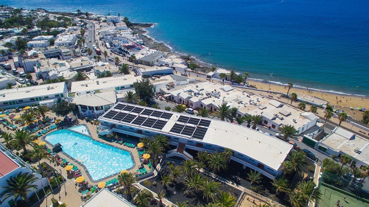 Central location in a great complex with 300mbps internet, Puerto del Carmen