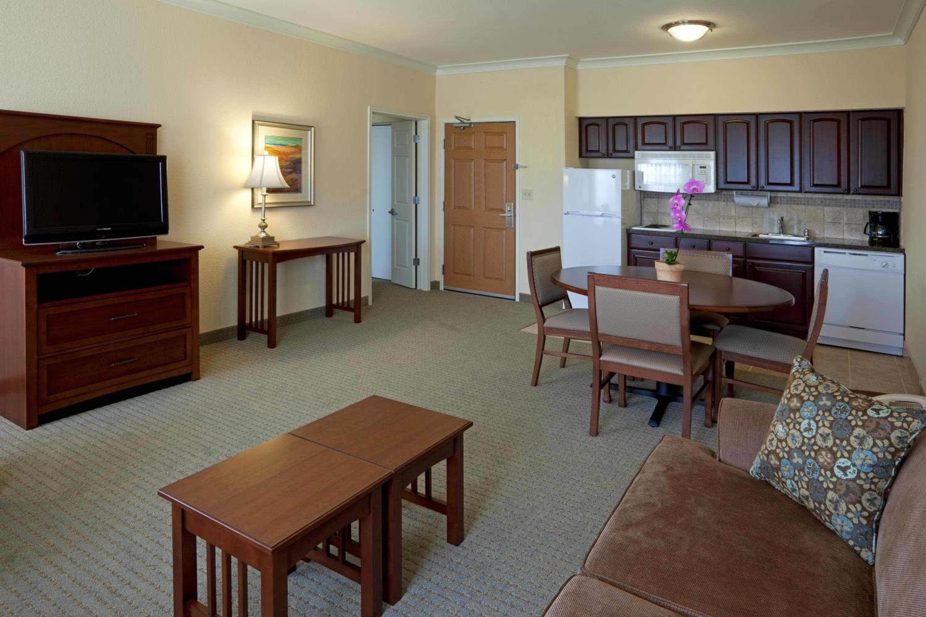 Staybridge Suites San Antonio Sea World by IHG, San Antonio, photo 5