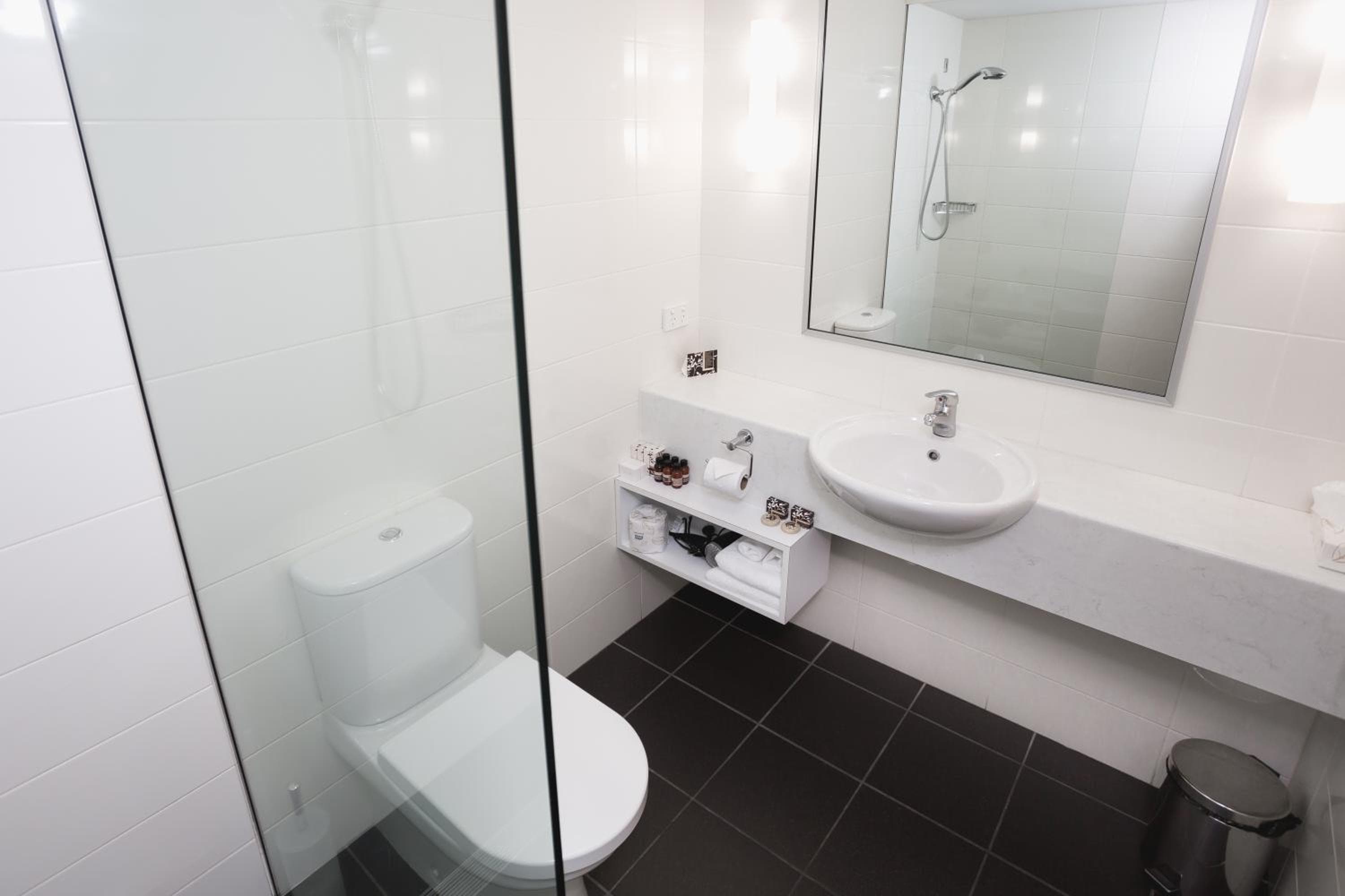 St Ives Apartments, Hobart, photo 2