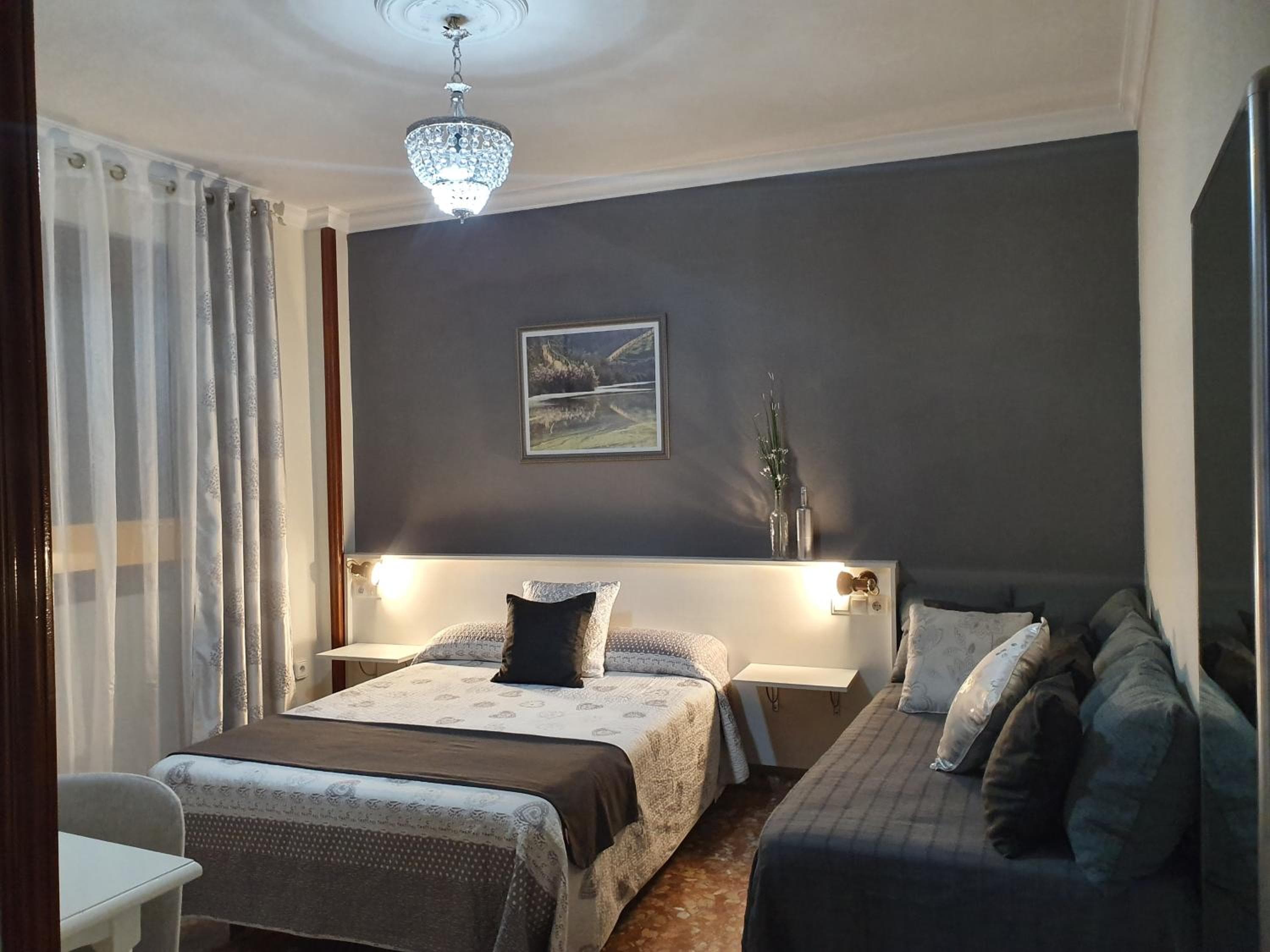 LUNA-Guest Rooms, Alcalá de Guadaira