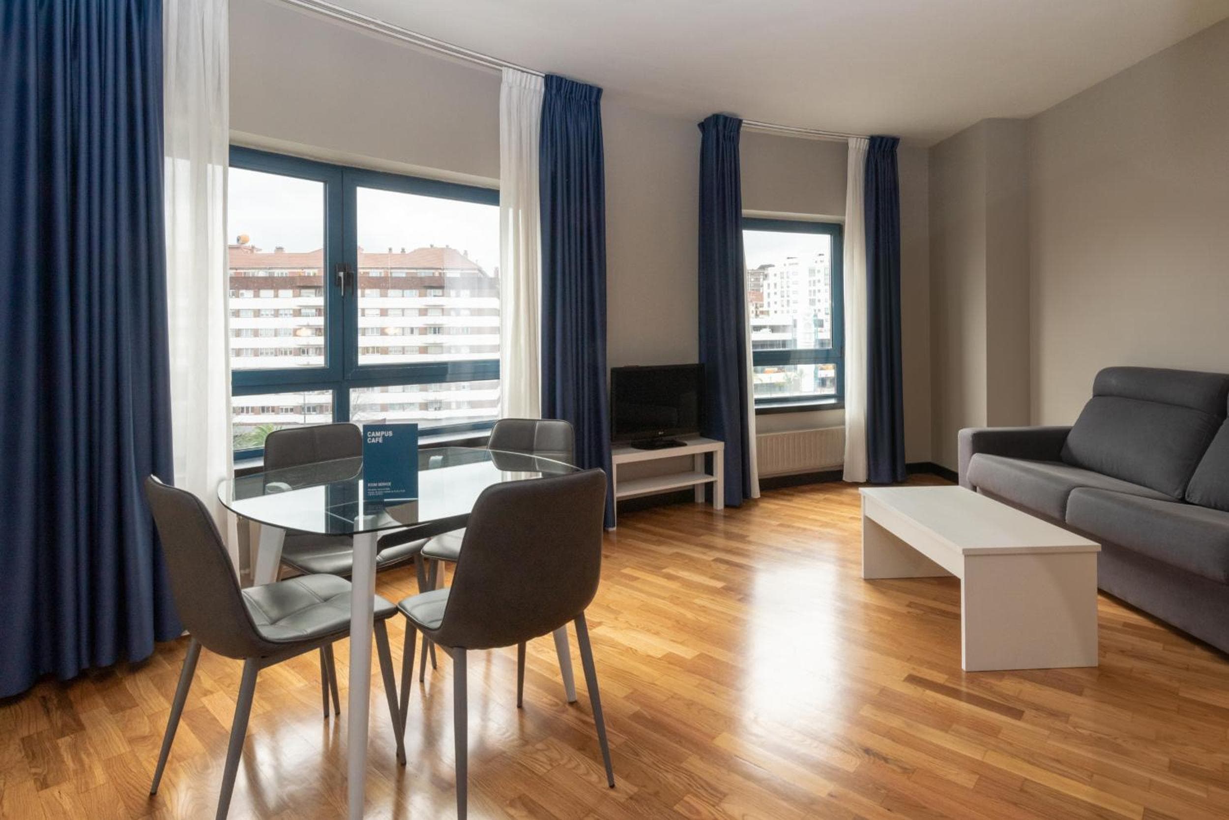 Aparthotel Campus, Oviedo