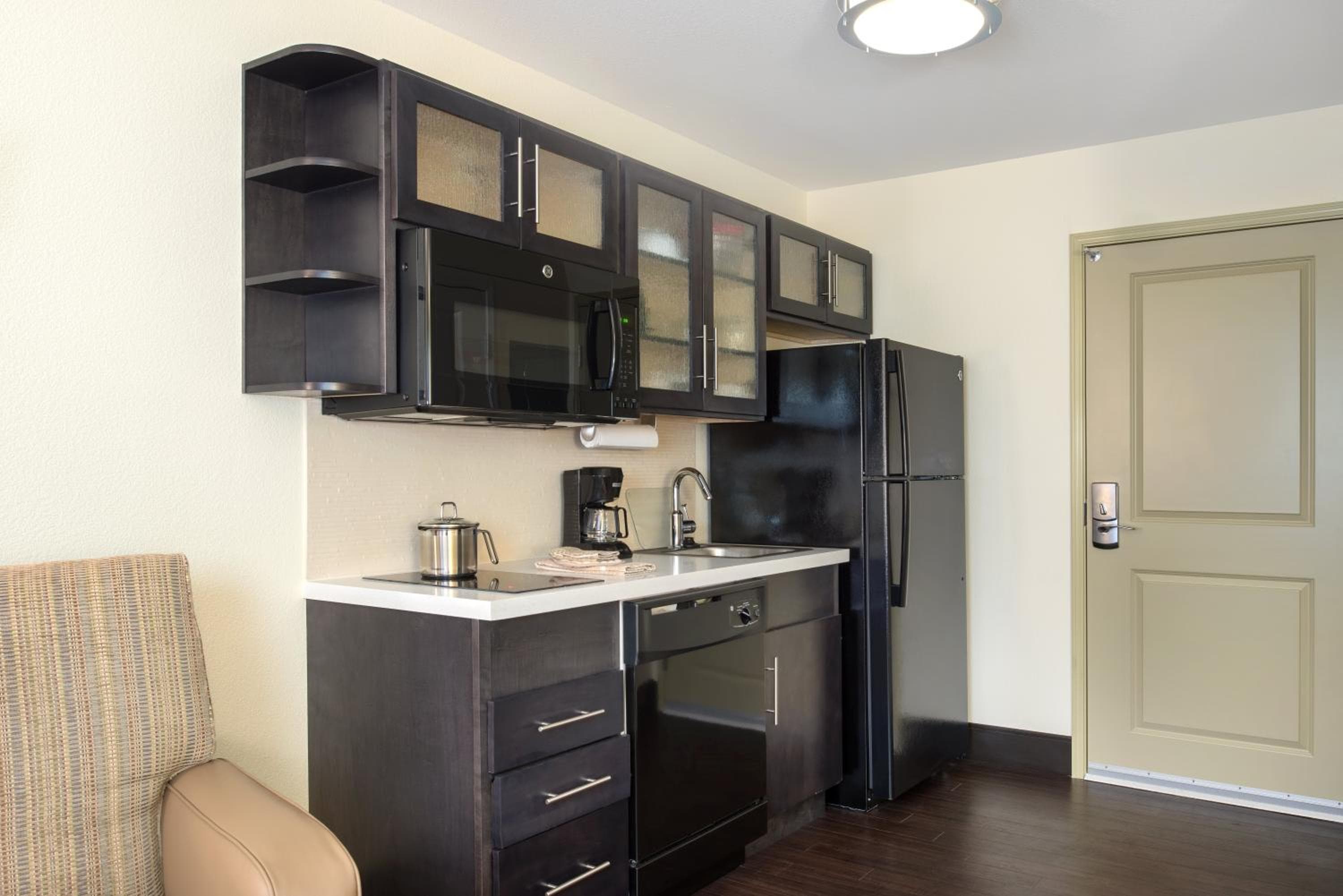 Candlewood Suites Columbia Hwy 63 & I-70 by IHG, Columbia, photo 5