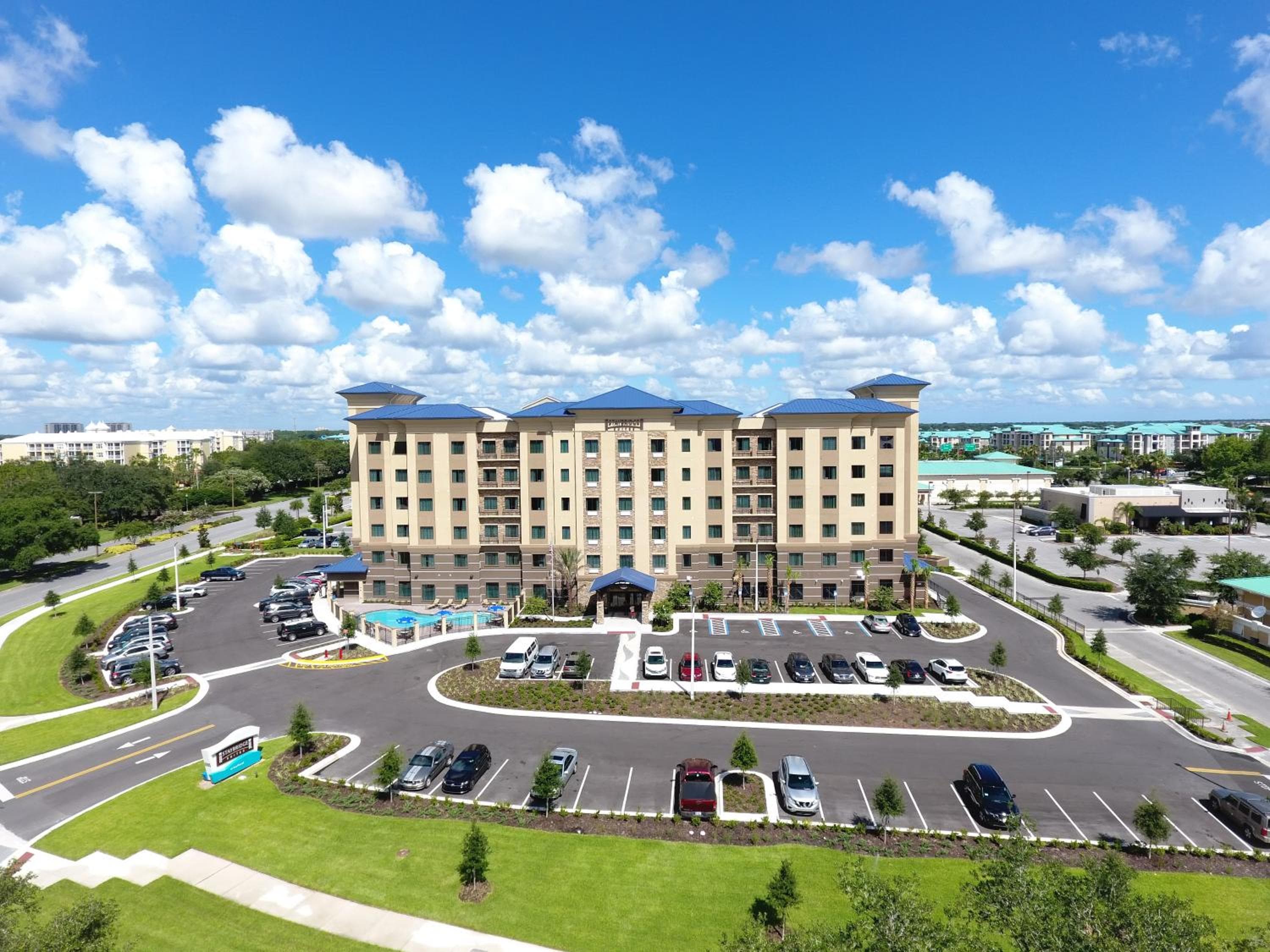 Staybridge Suites Orlando at SeaWorld by IHG - Free Breakfast & Shuttle to SeaWorld Parks, Orlando