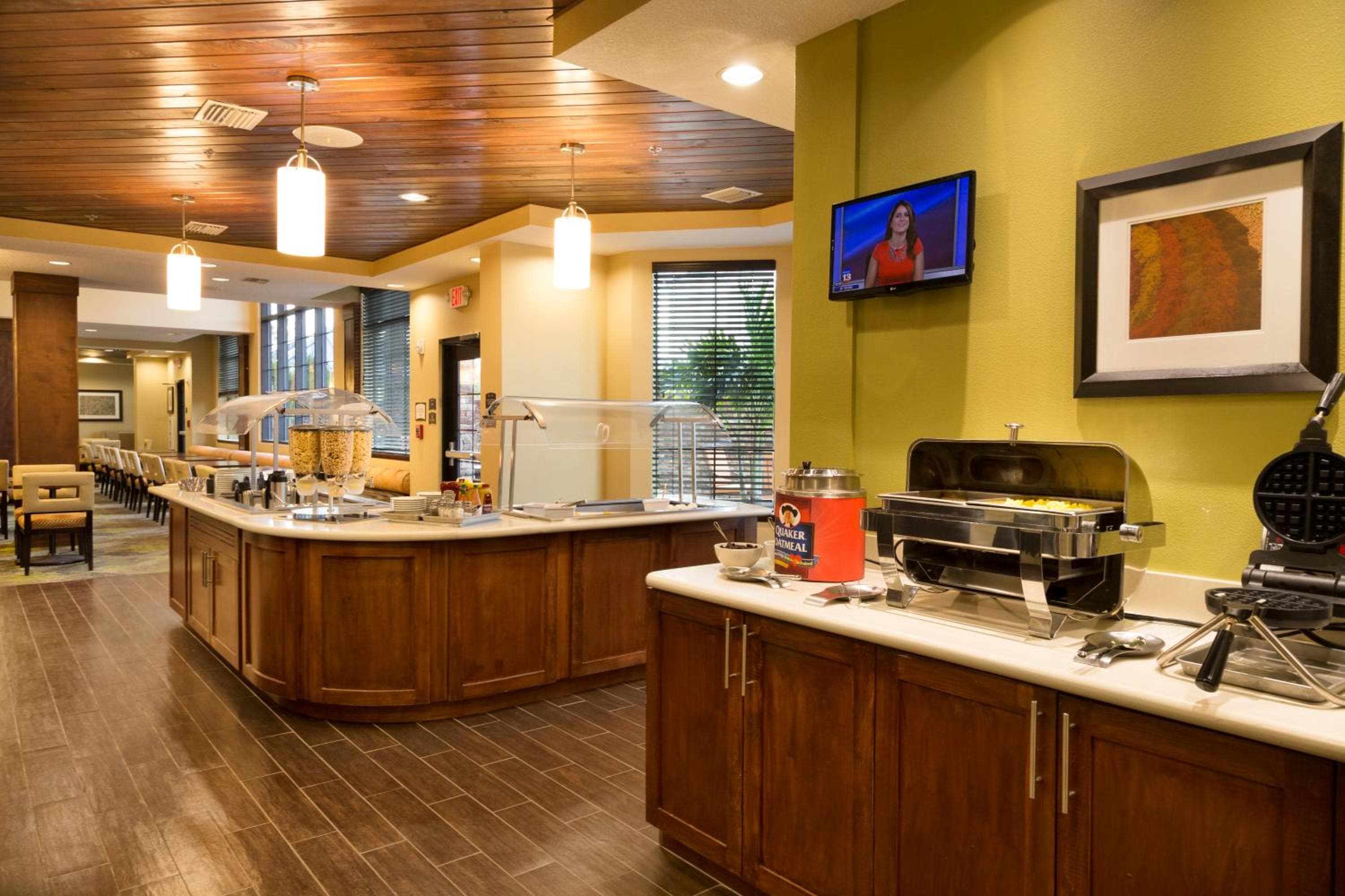 Staybridge Suites Orlando at SeaWorld by IHG - Free Breakfast & Shuttle to SeaWorld Parks, Orlando, photo 3