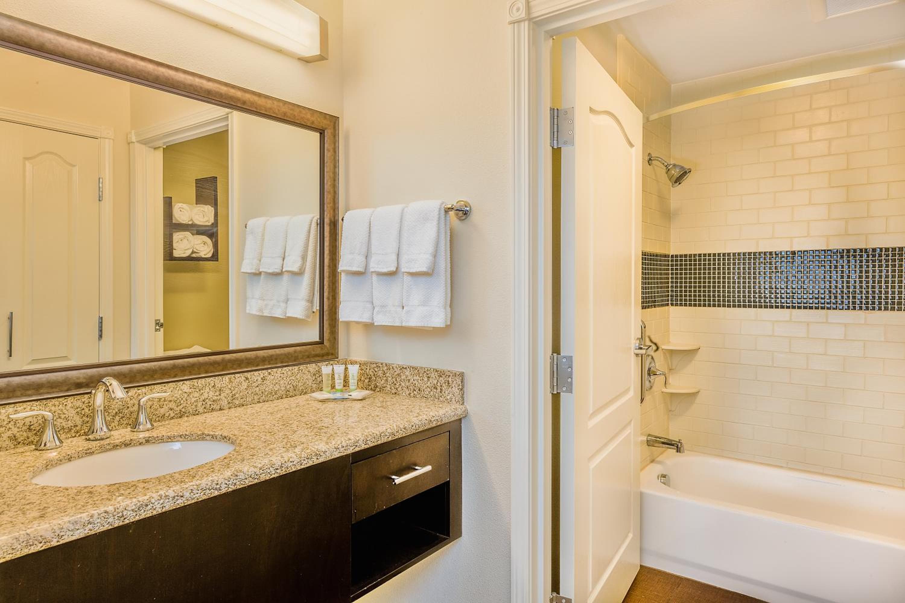 Staybridge Suites Bismarck by IHG, Bismarck, photo 6