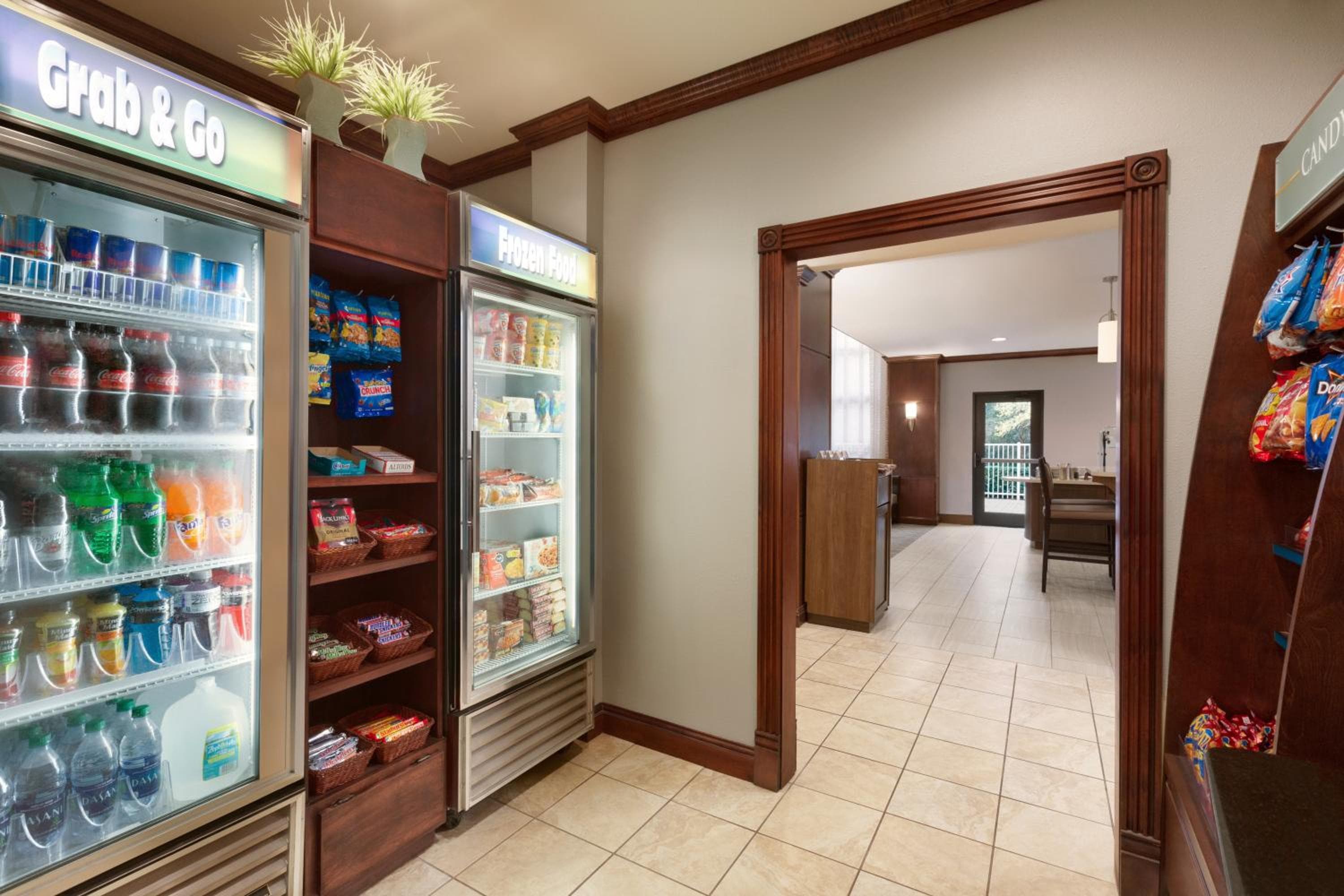Staybridge Suites Tampa East- Brandon by IHG, Tampa, photo 2