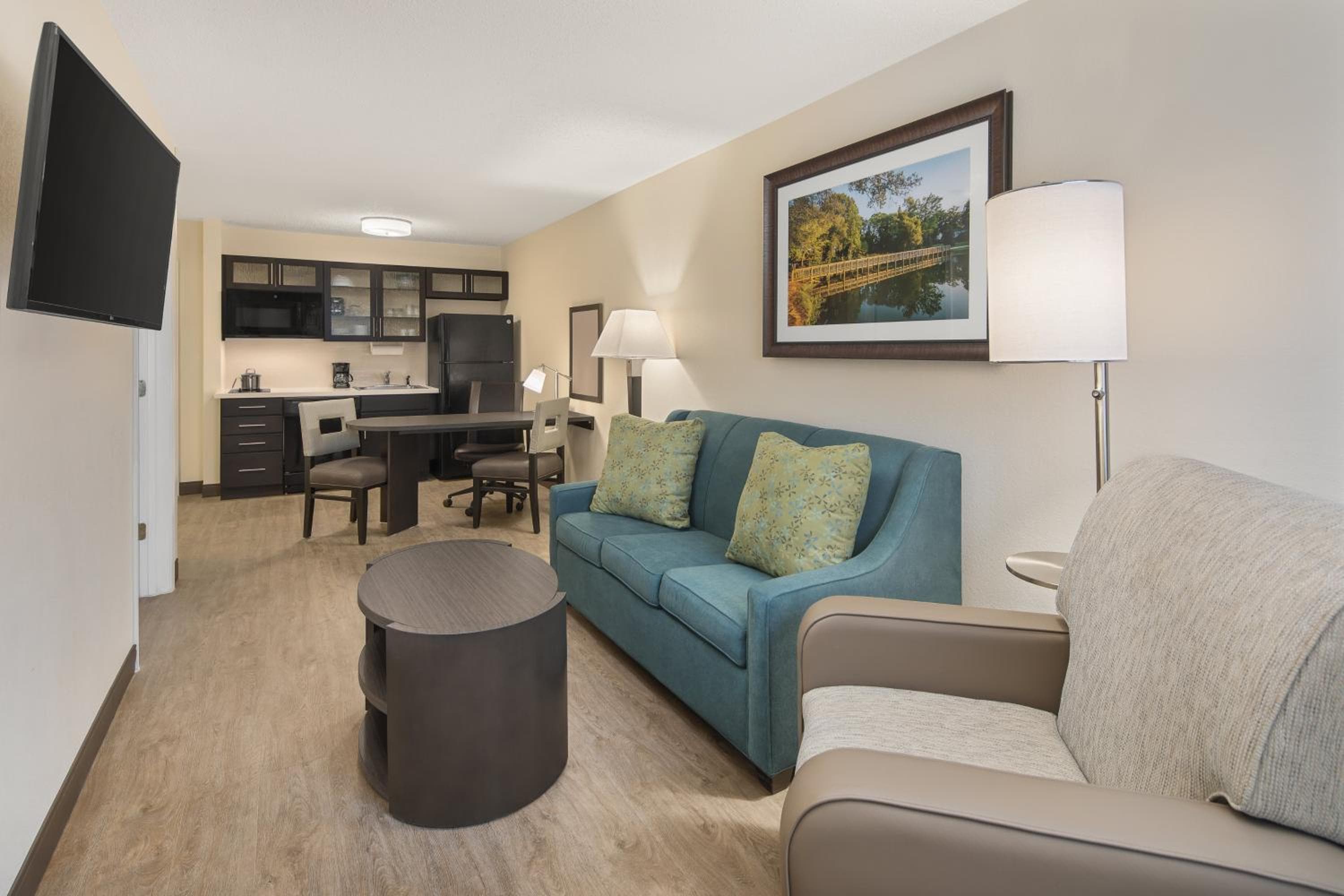 Candlewood Suites - Charlotte - Arrowood by IHG, Charlotte, photo 3