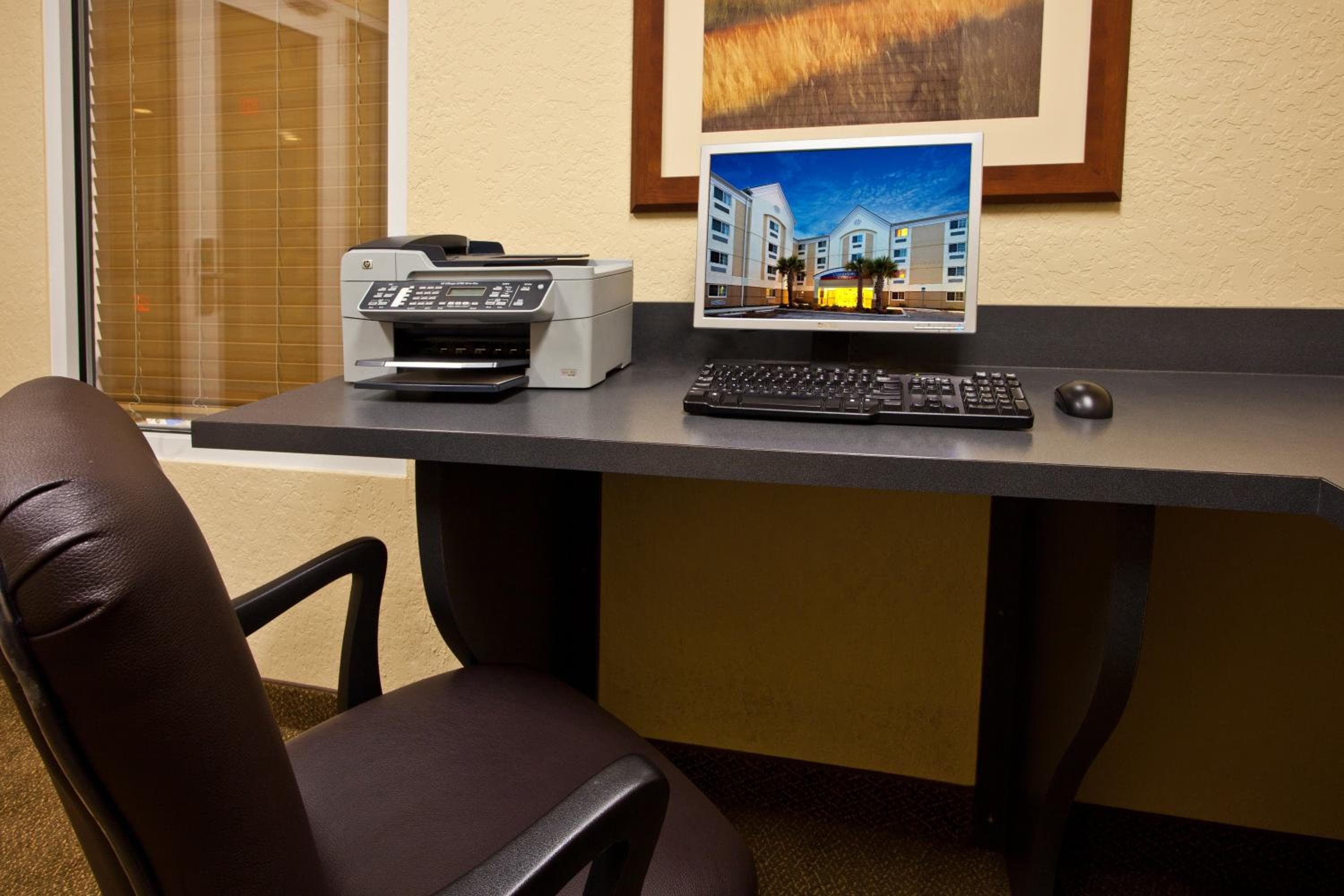 Candlewood Suites Fort Myers Interstate 75 by IHG, Fort Myers, photo 5