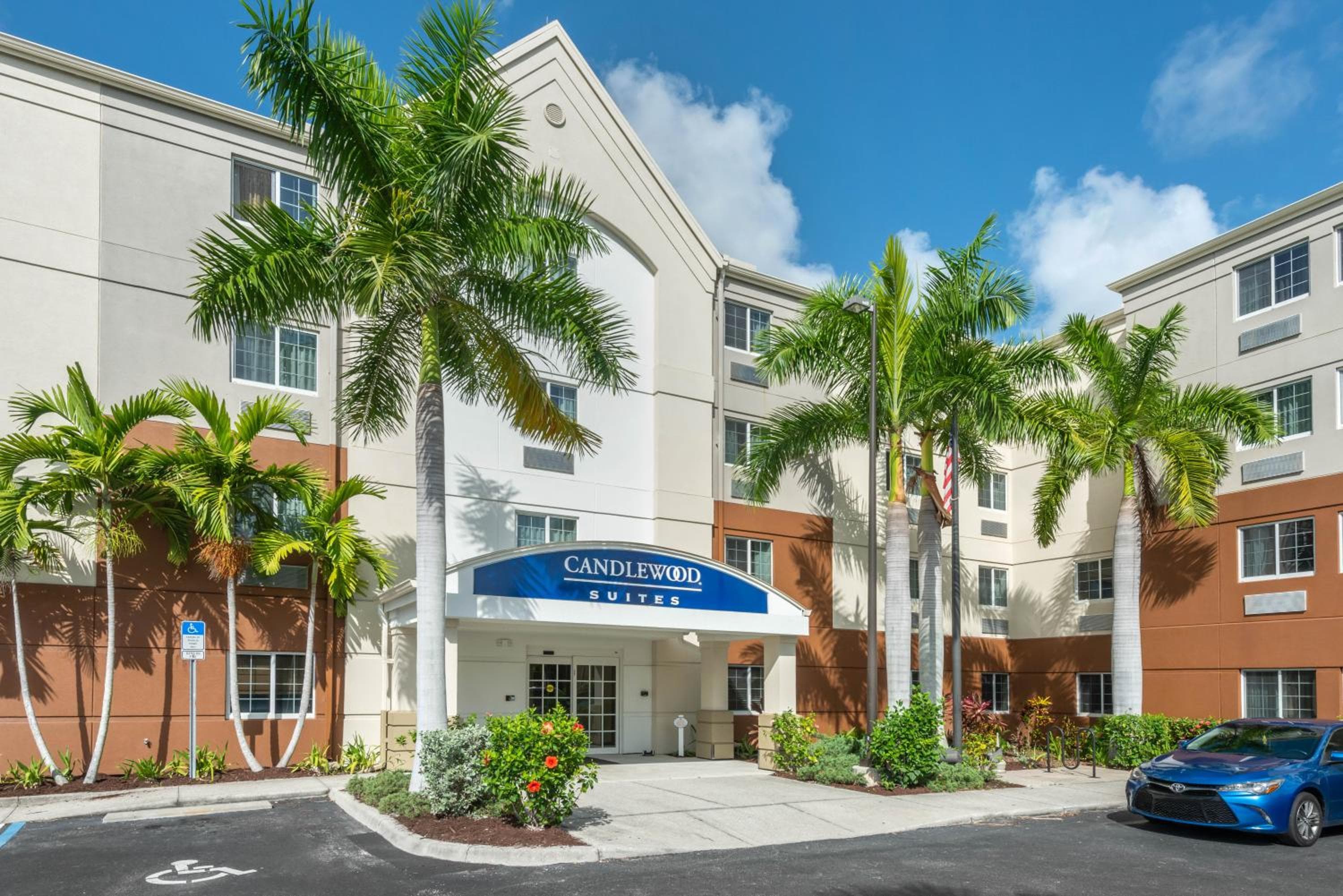 Candlewood Suites Fort Myers/Sanibel Gateway by IHG, Fort Myers