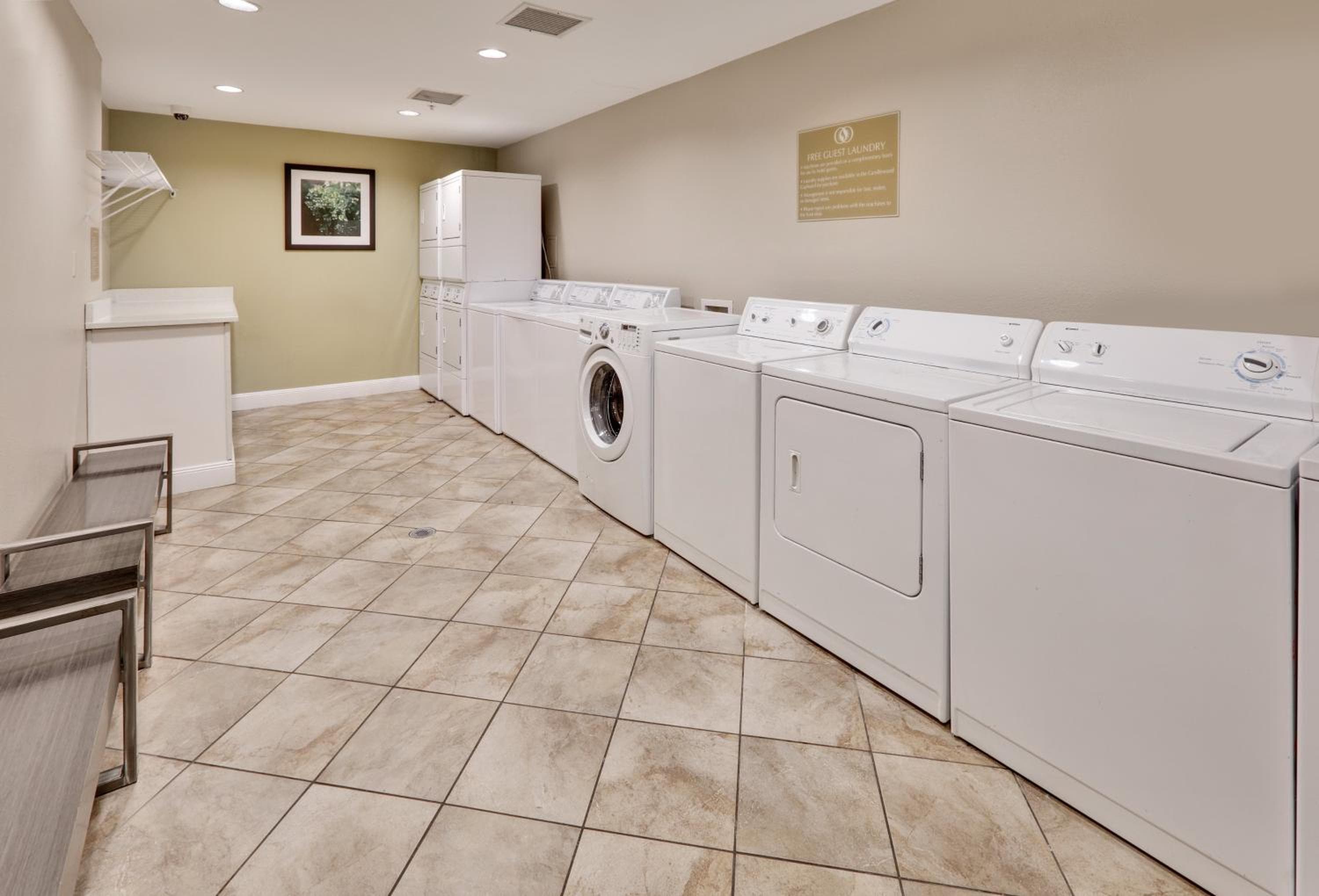 Candlewood Suites Dallas Market Center-Love Field by IHG, Dallas, photo 5