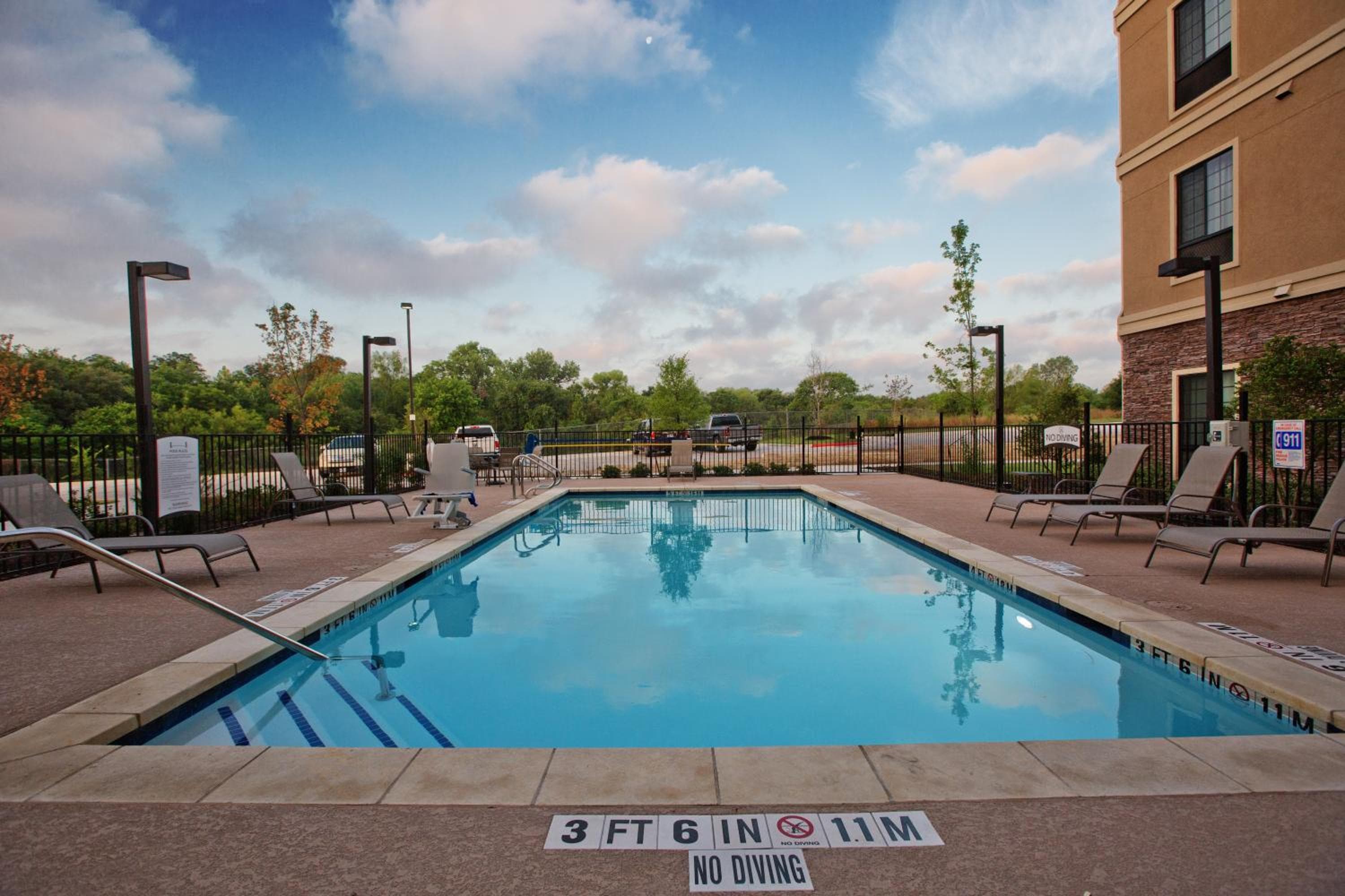 Staybridge Suites Austin South Interstate Hwy 35 by IHG, Austin, photo 6