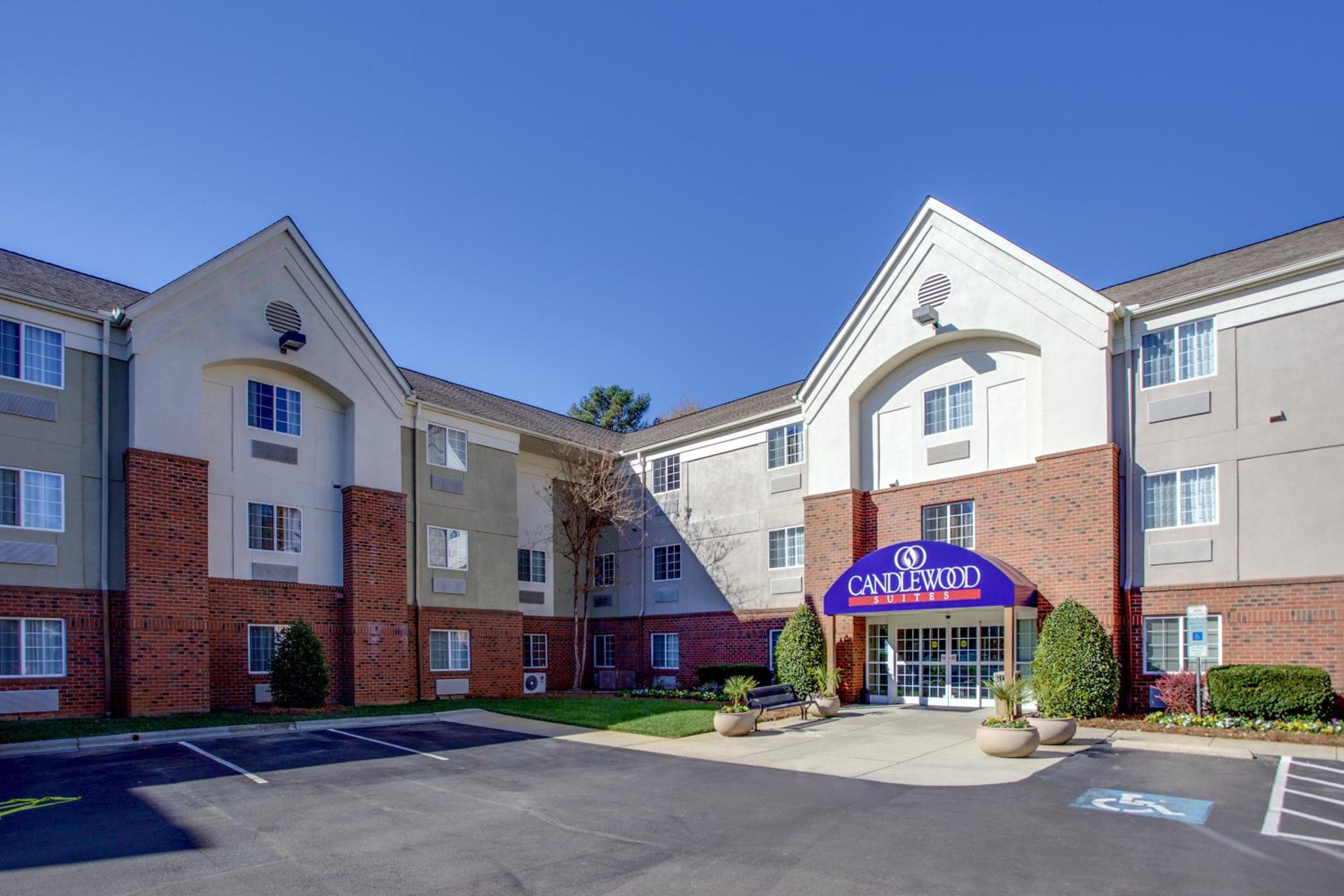 Candlewood Suites Raleigh Crabtree by IHG, Raleigh