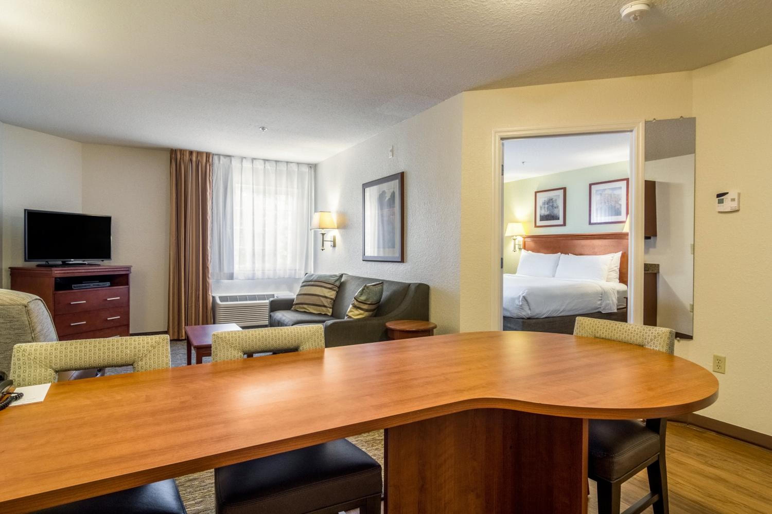 Candlewood Suites Jacksonville East Merril Road by IHG, Jacksonville, photo 2