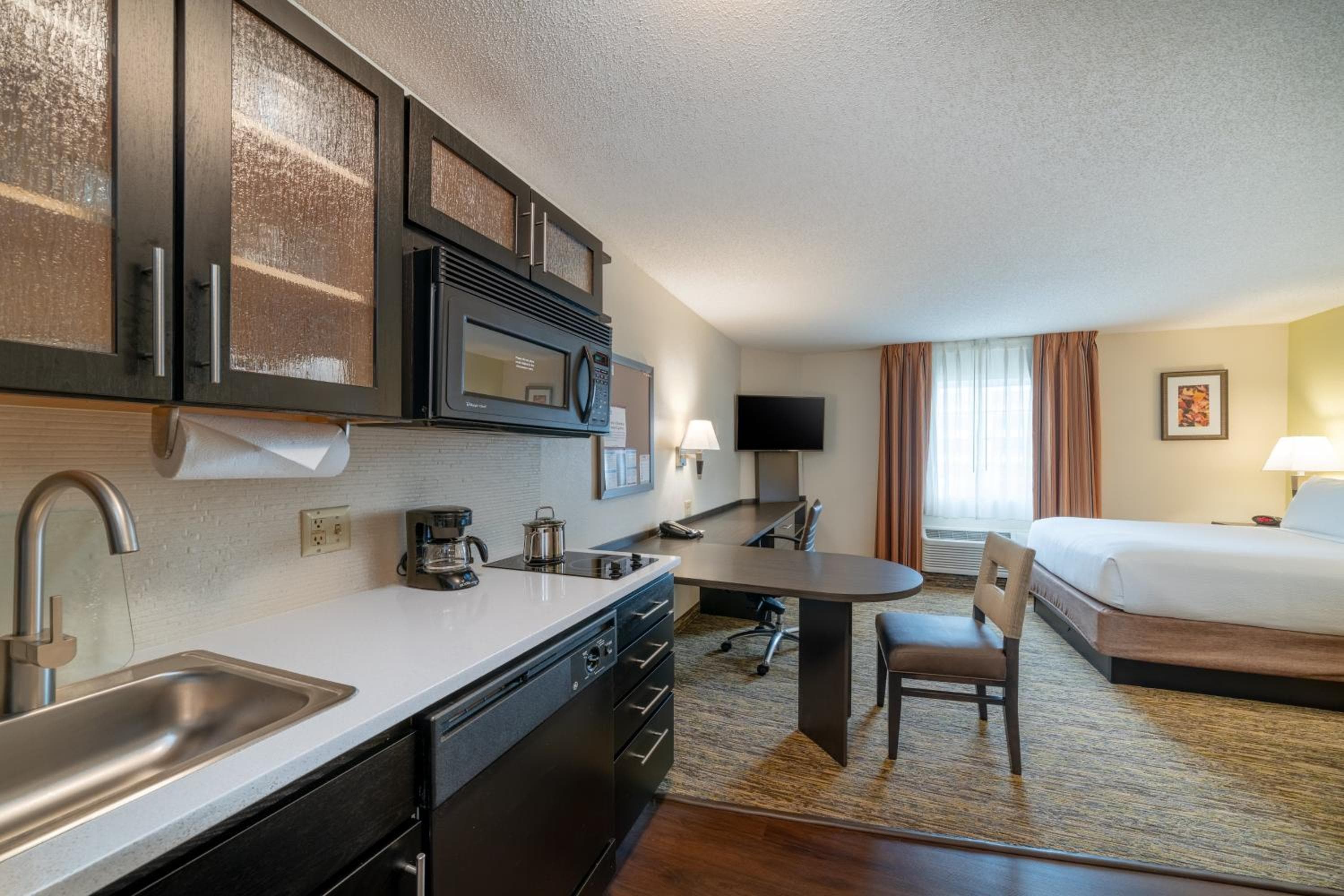 Candlewood Suites Washington-Dulles Herndon by IHG, Herndon, photo 2