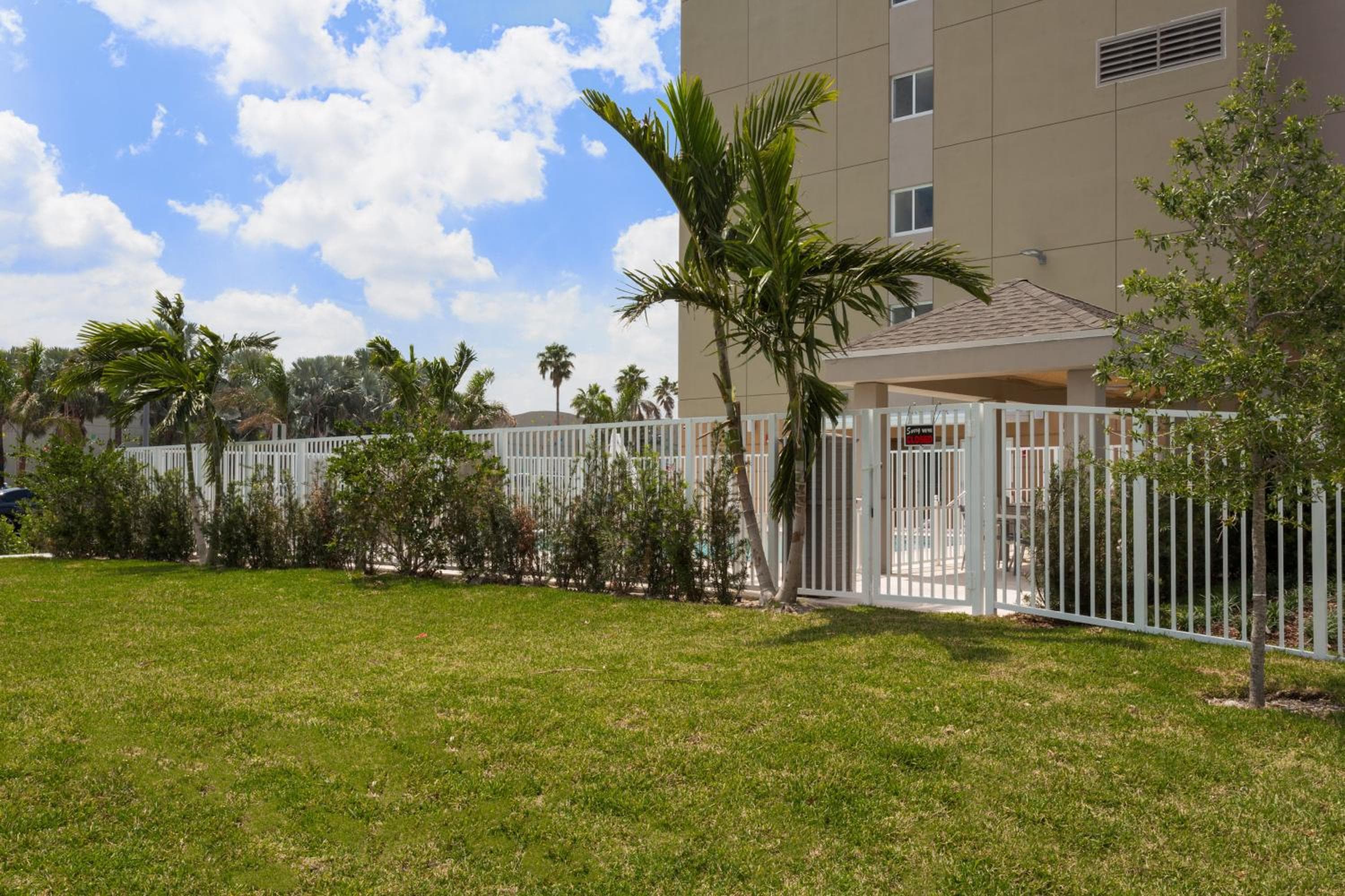 Candlewood Suites Miami Intl Airport - 36th St by IHG, Miami, photo 3