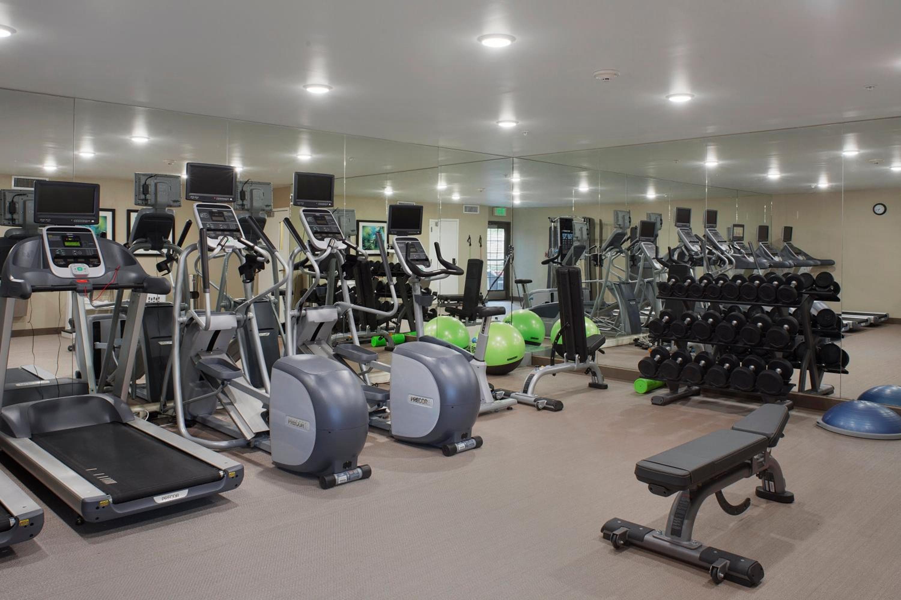 Staybridge Suites Fayetteville by IHG, Fayetteville, photo 4