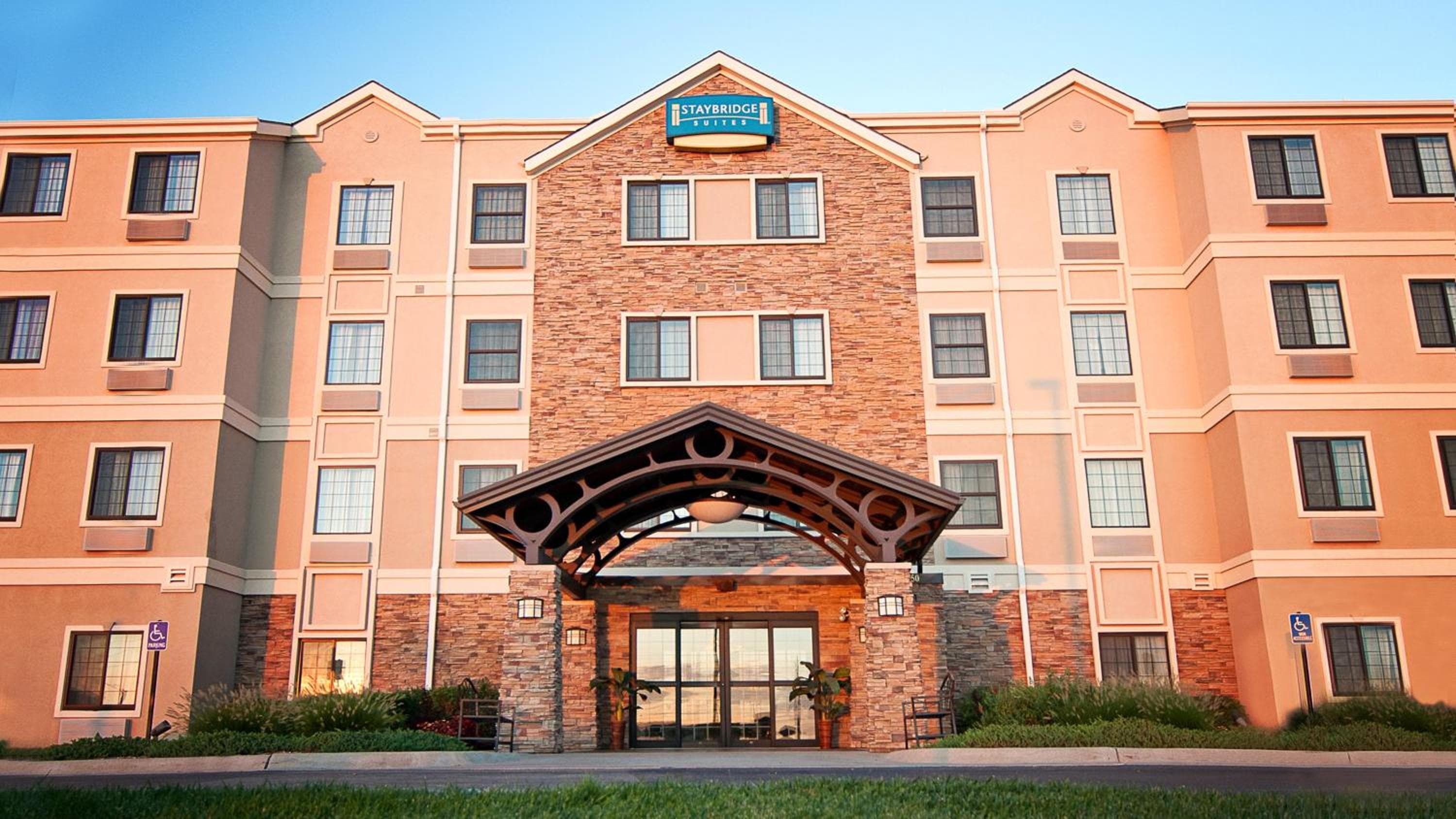 Staybridge Suites Wichita by IHG, Wichita