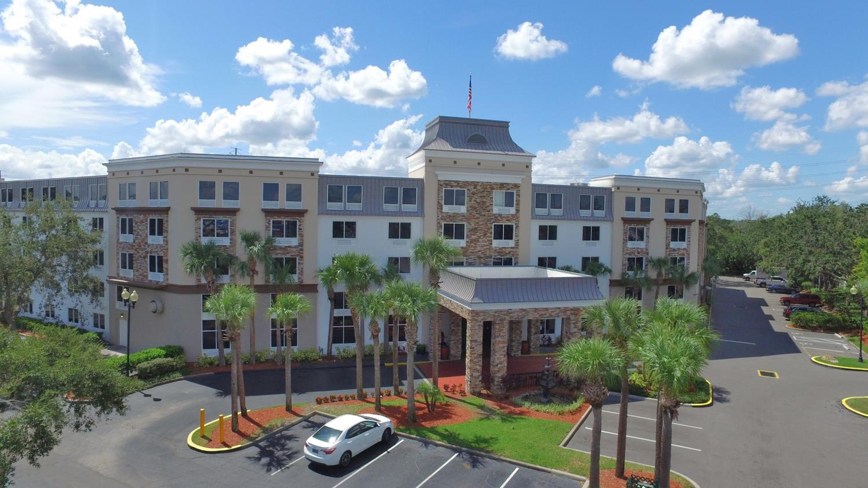 Building at Staybridge Suites Orlando Royale Parc Suites by IHG