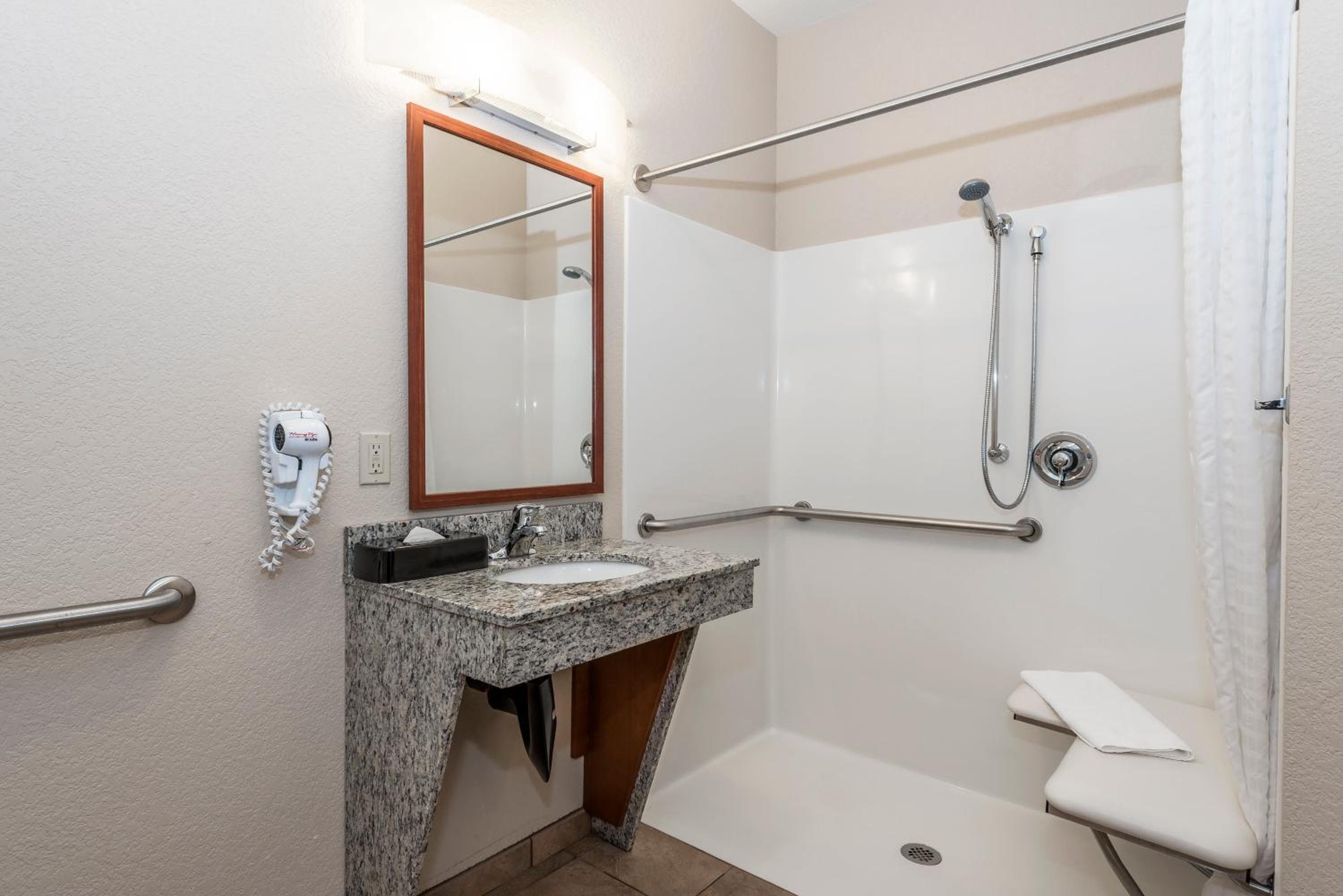 Candlewood Suites Burlington by IHG, photo 3