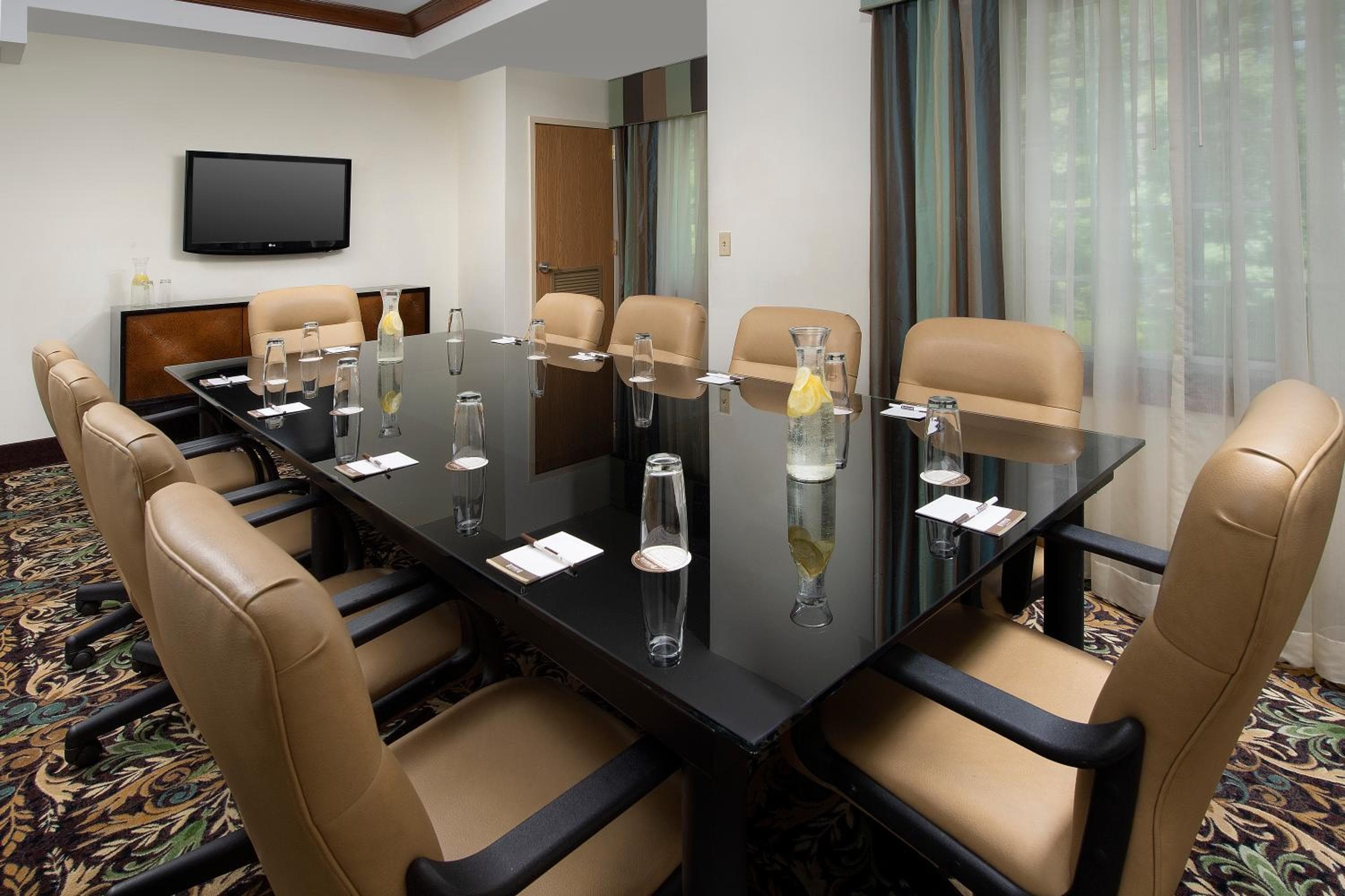 Staybridge Suites North Brunswick by IHG, North Brunswick, photo 2