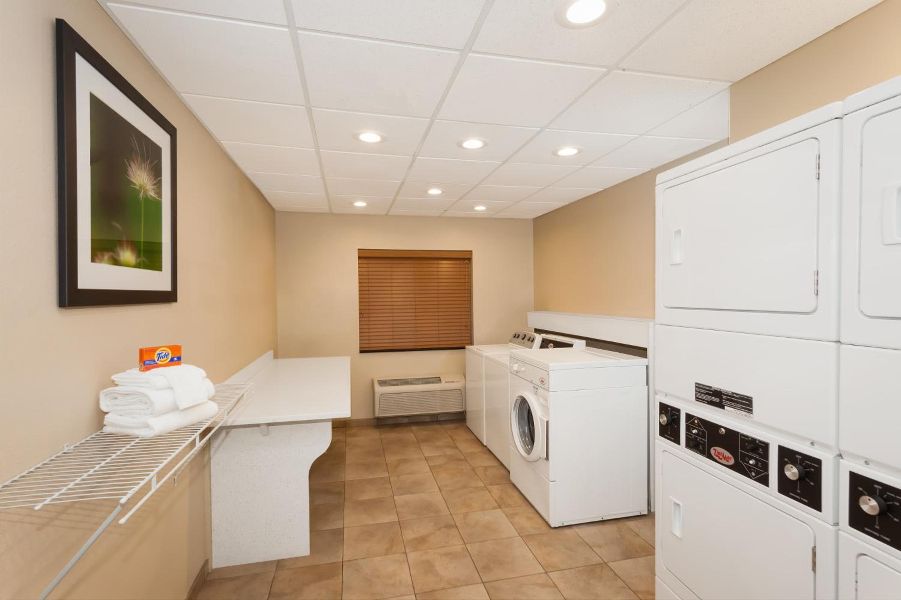 Candlewood Suites Aurora-Naperville by IHG, Aurora, photo 2