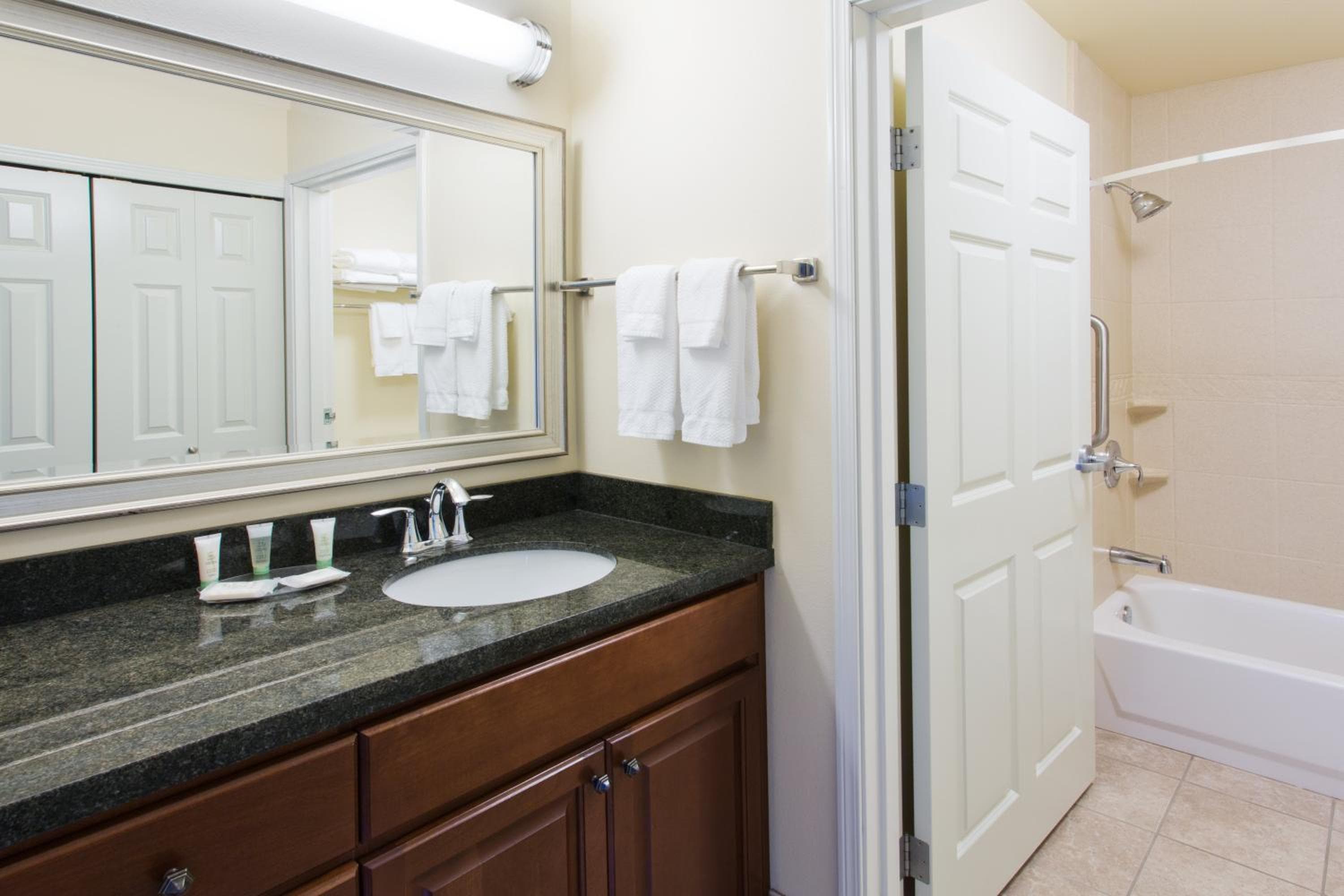 Staybridge Suites Everett - Paine Field by IHG, Mukilteo, photo 4
