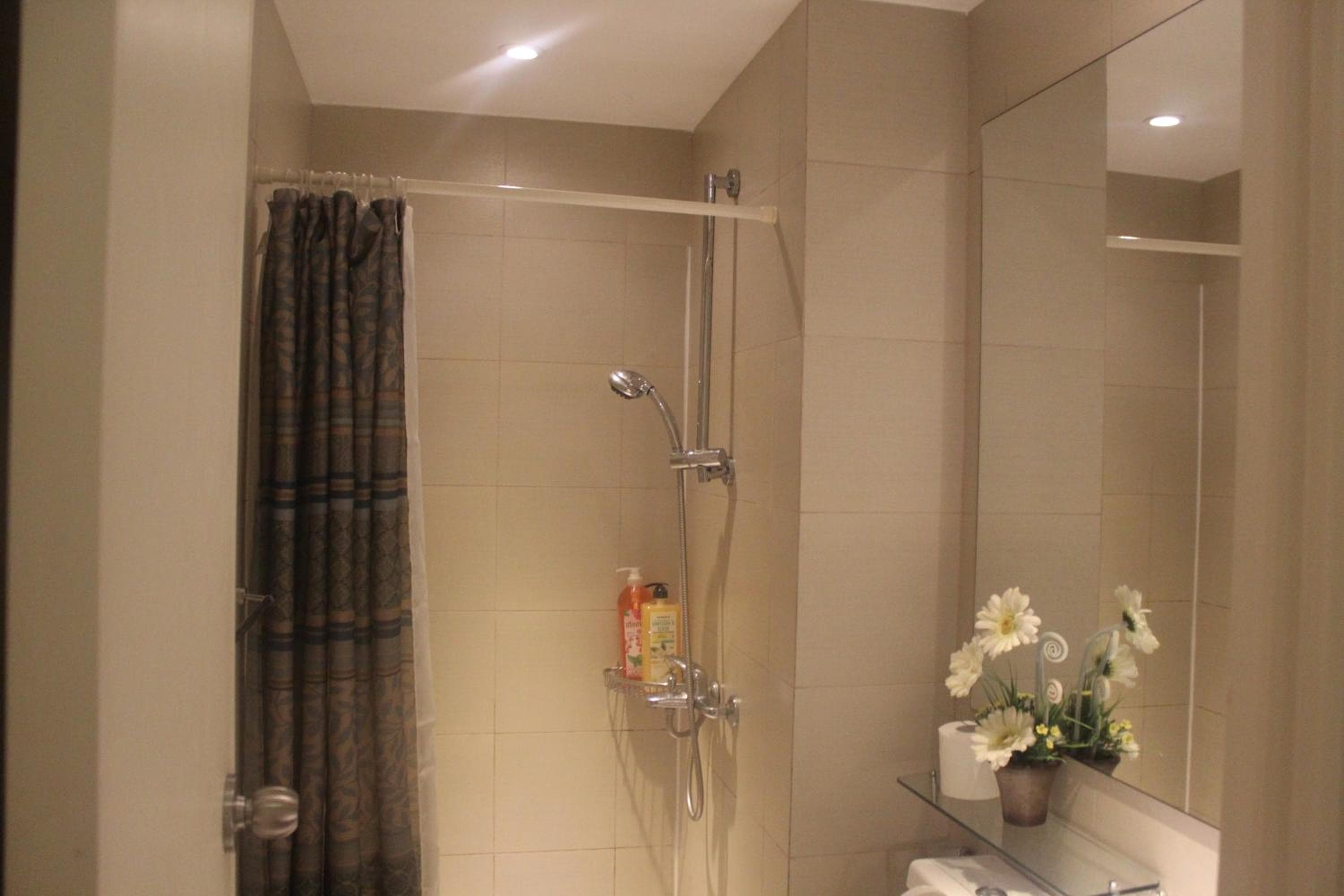 Azure Urban Resort Residence a4 near airport mall with wavepool, Manila, photo 3